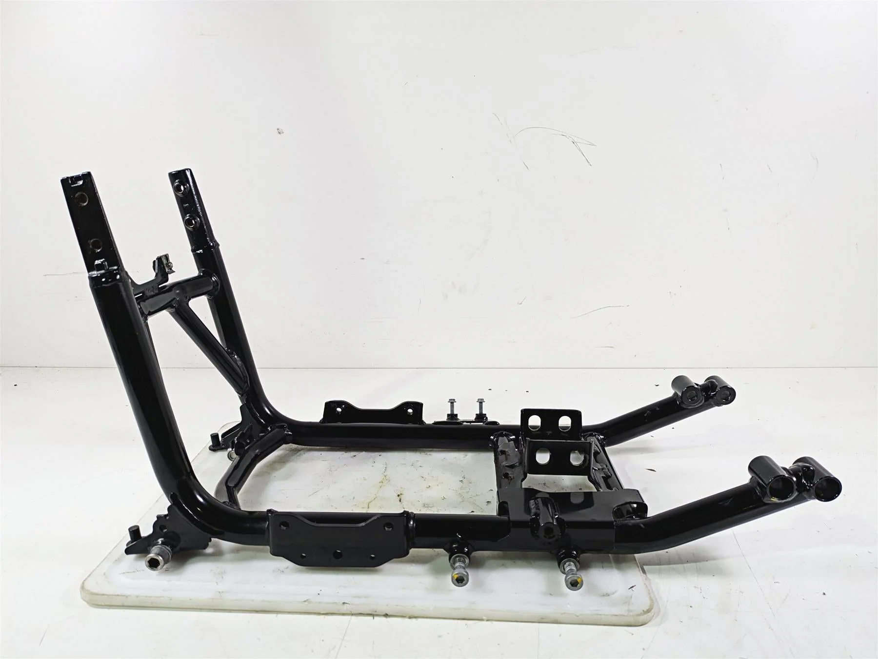 2014 Moto Guzzi California 1400 Touring Lower Frame Rail Section 886837 - Image 3
