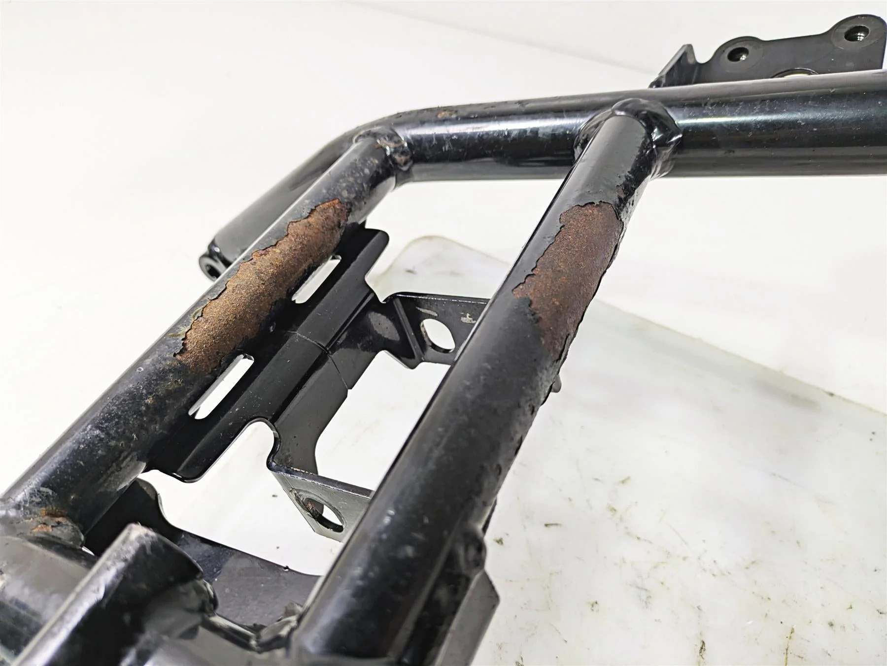 2014 Moto Guzzi California 1400 Touring Lower Frame Rail Section 886837 - Image 7