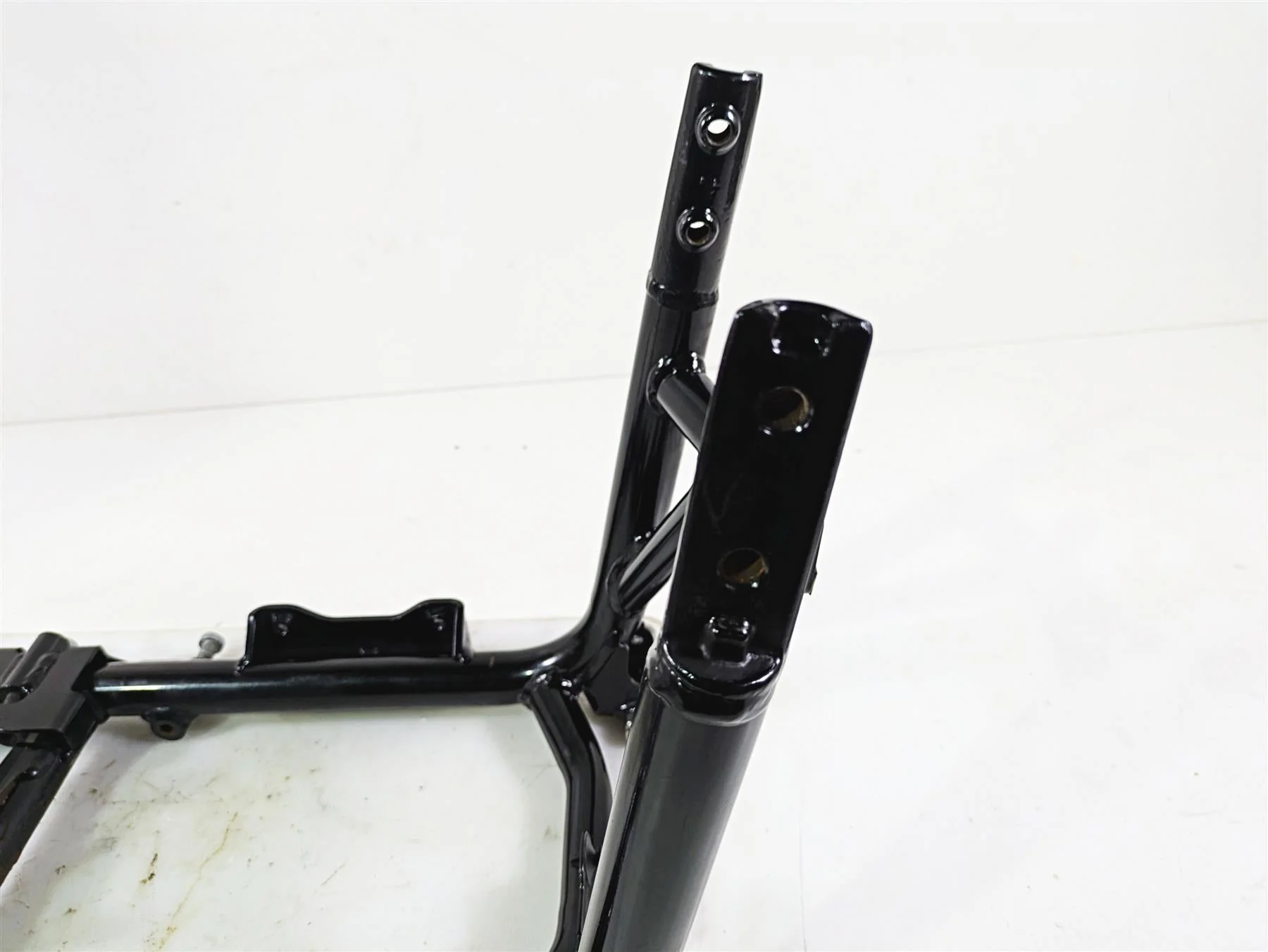2014 Moto Guzzi California 1400 Touring Lower Frame Rail Section 886837 - Image 9
