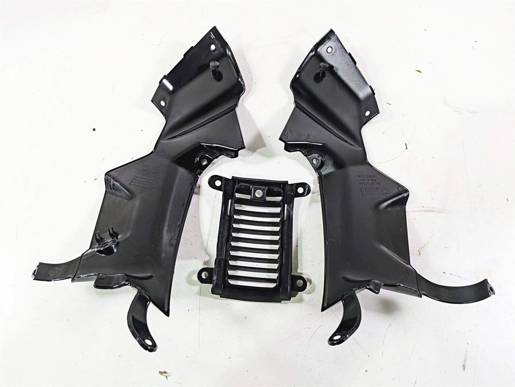 2014 Moto Guzzi California 1400 Touring Neck Frame Cover Fairing Set B063717 - Image 6