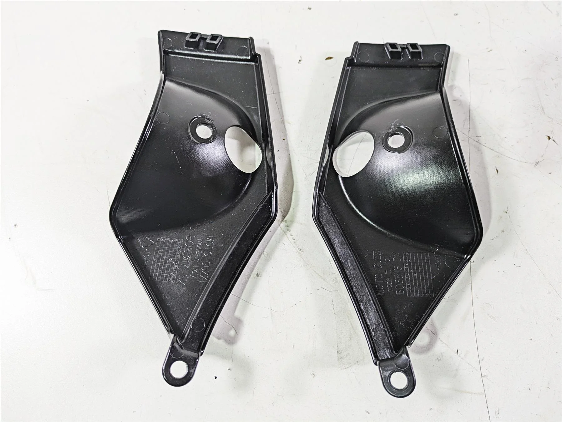 2014 Moto Guzzi California 1400 Touring Rear Shock Cover Fairing Set B063117 - Image 8
