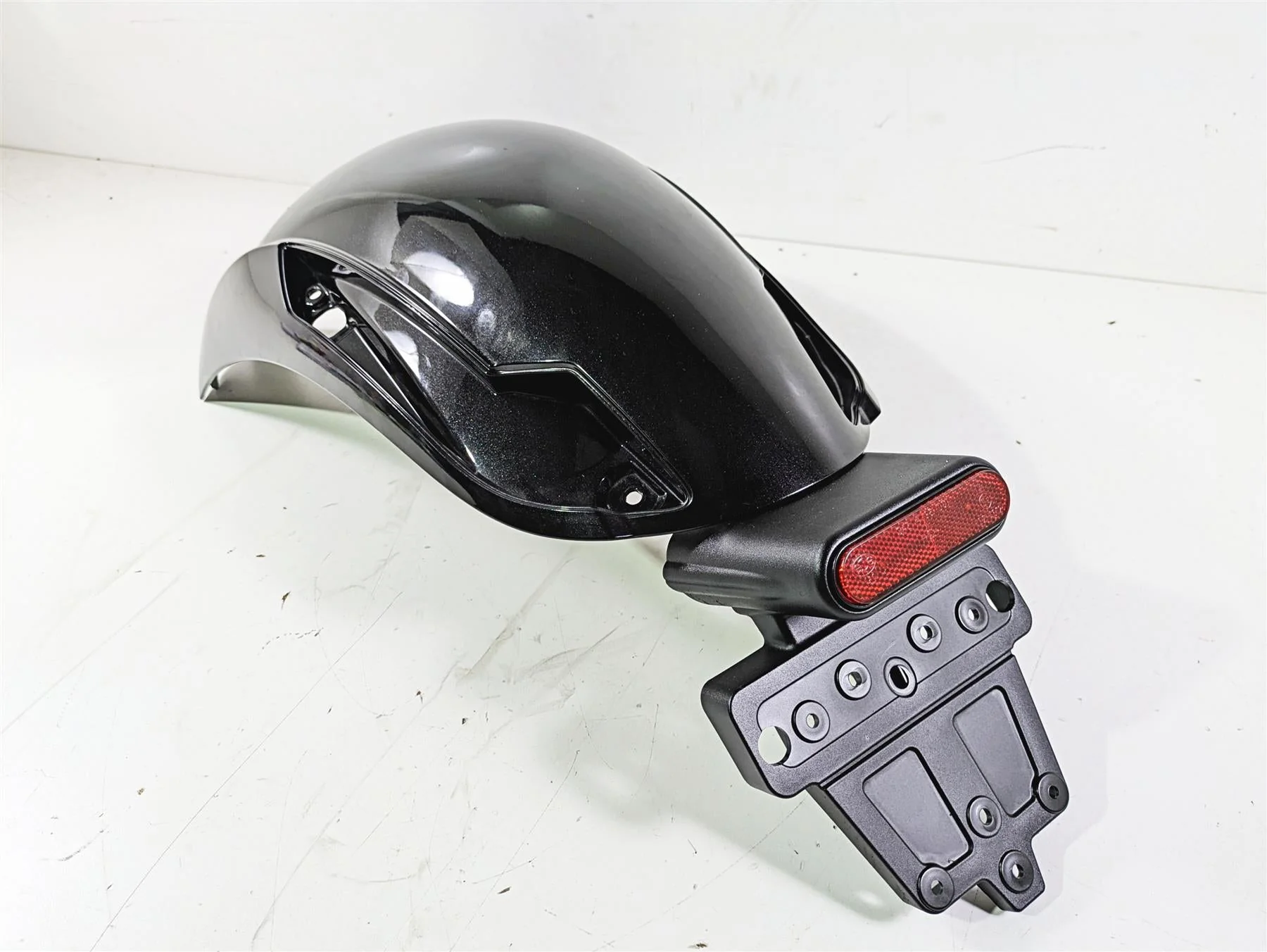 2014 Moto Guzzi California 1400 Touring Rear Upper Fender & Support 887487 - Image 10