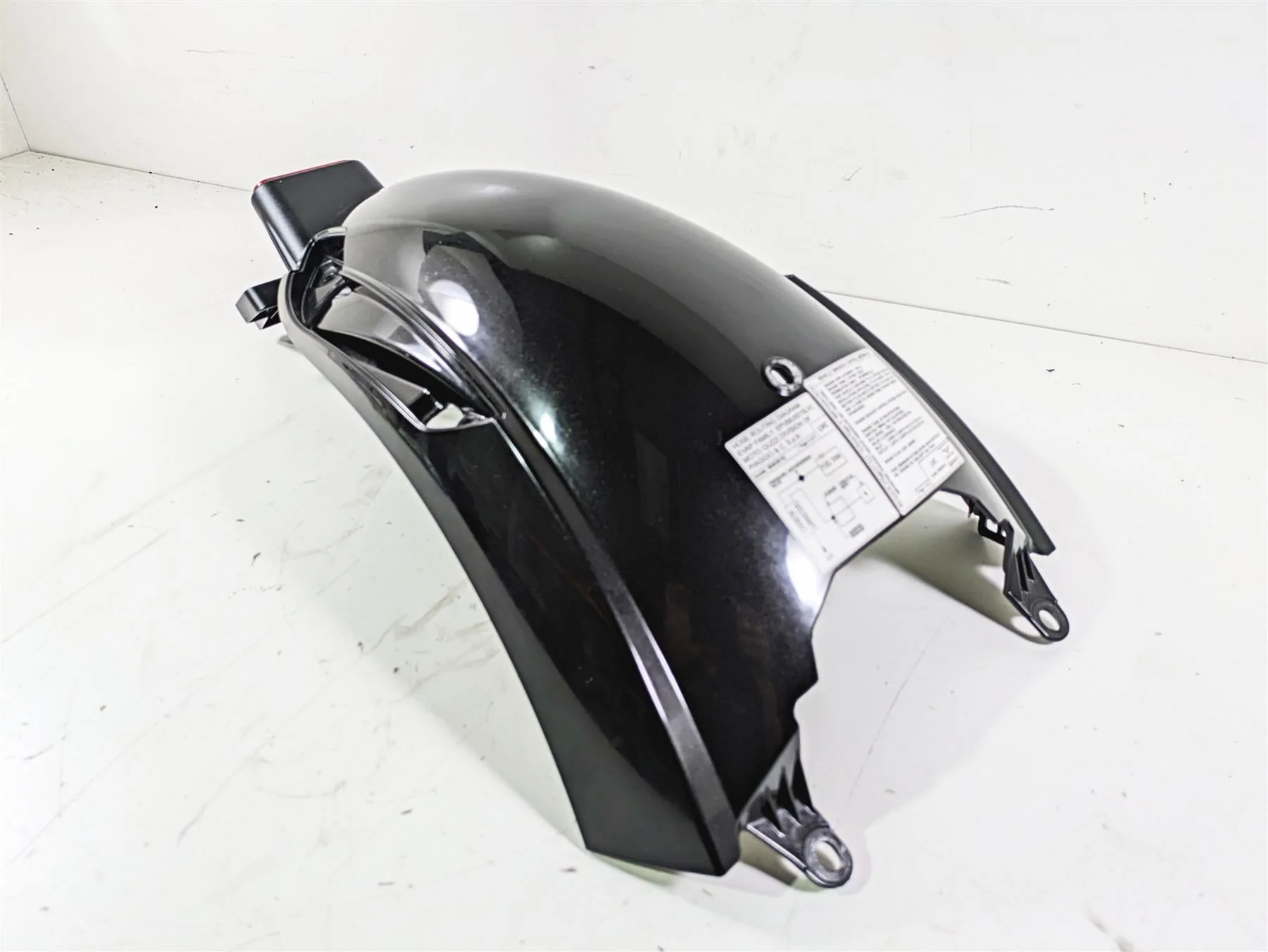 2014 Moto Guzzi California 1400 Touring Rear Upper Fender & Support 887487 - Image 11