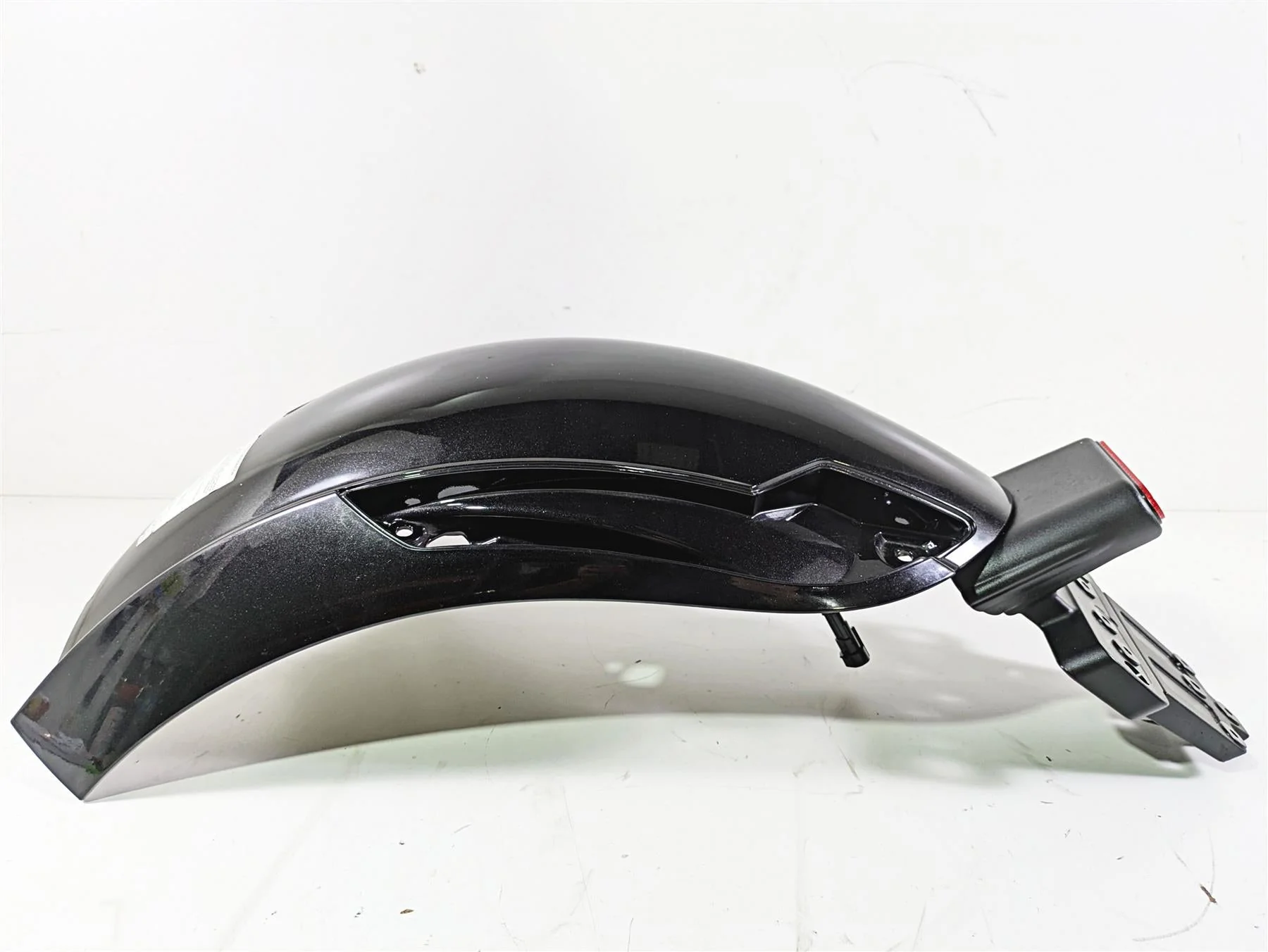 2014 Moto Guzzi California 1400 Touring Rear Upper Fender & Support 887487 - Image 4