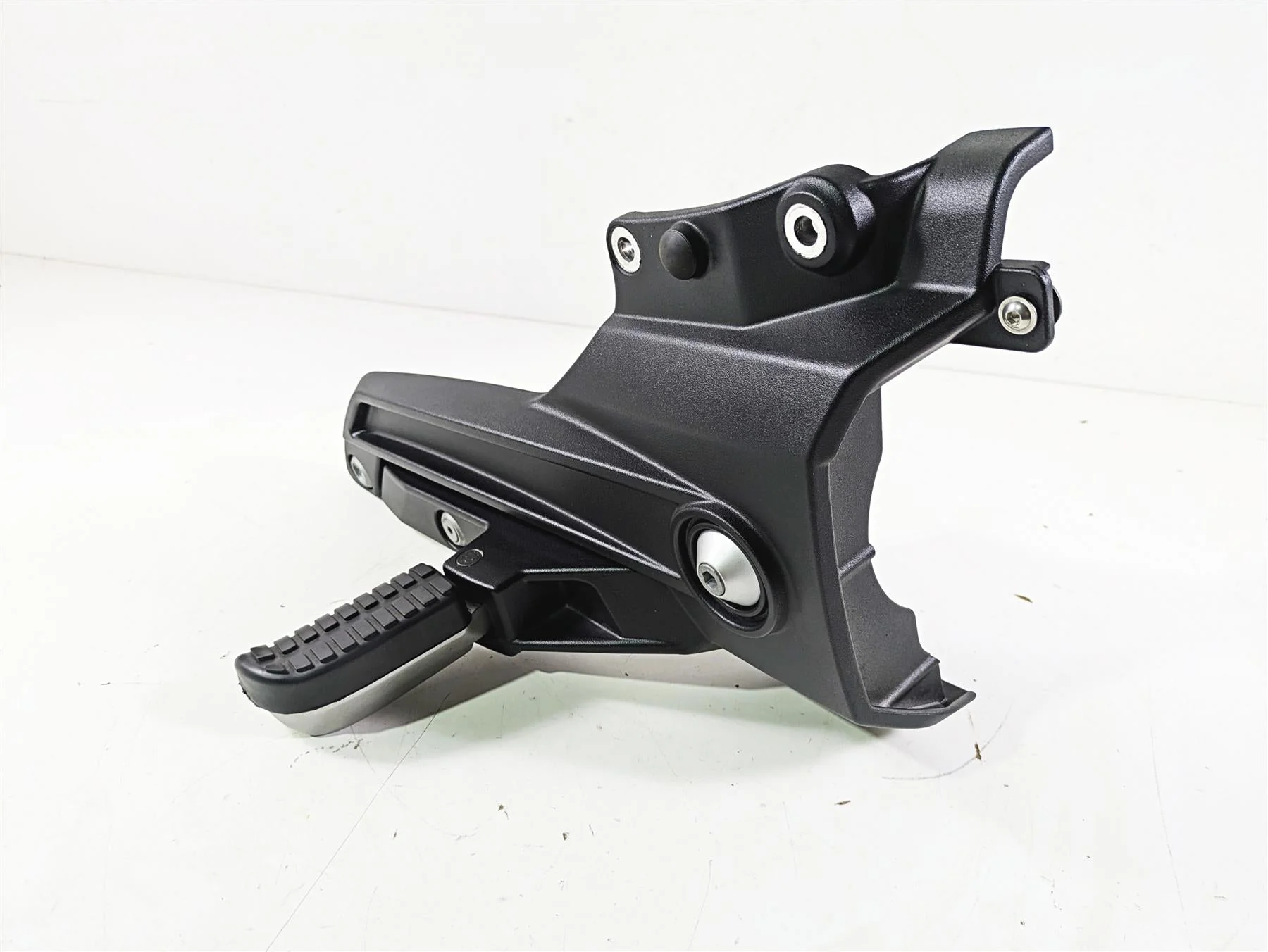 2014 Moto Guzzi California 1400 Touring Right Rear Footpeg & Bracket 88733000XNB - Image 9