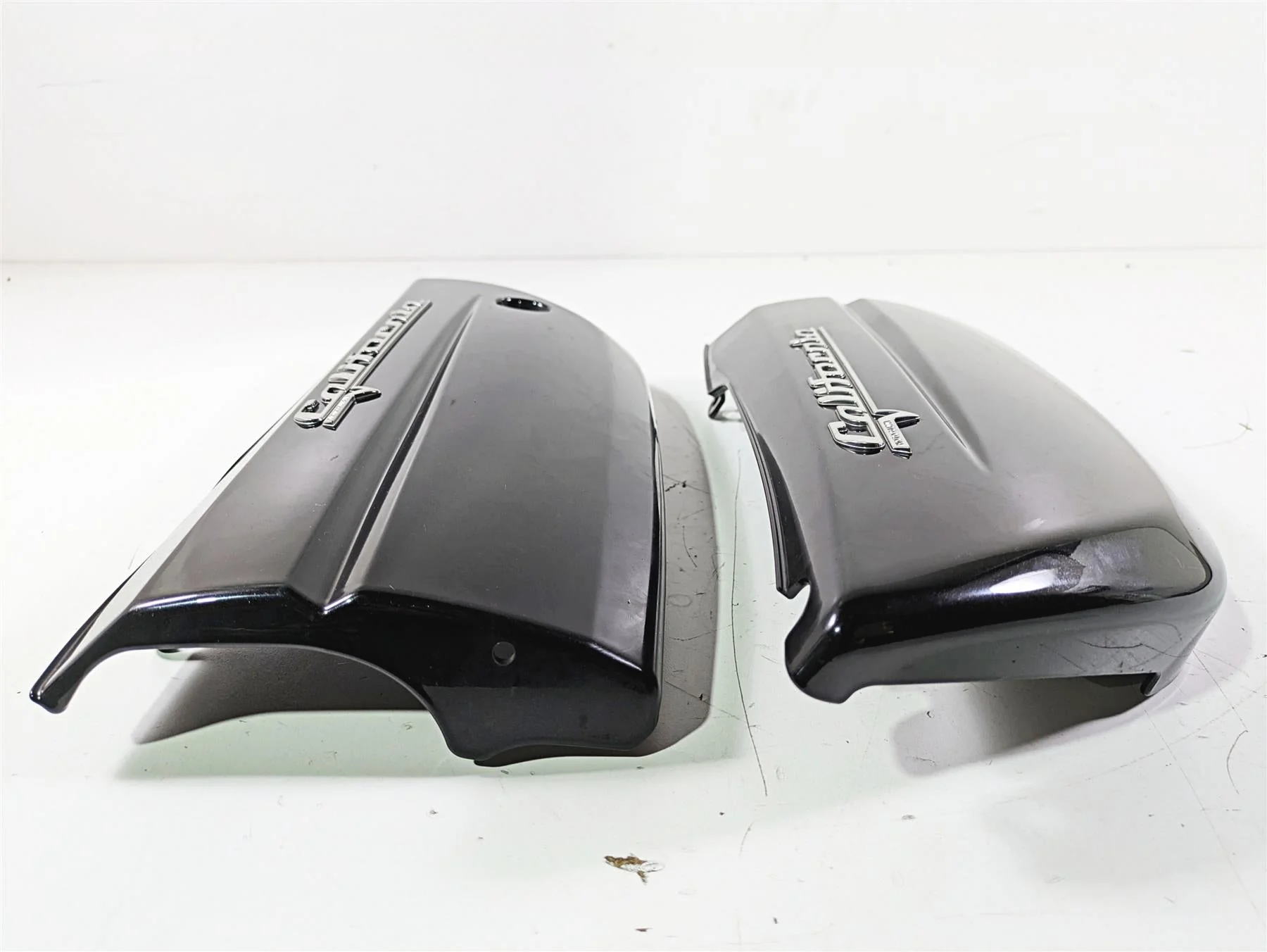2014 Moto Guzzi California 1400 Touring Side Cover Fairing Set - Read B064019 - Image 4