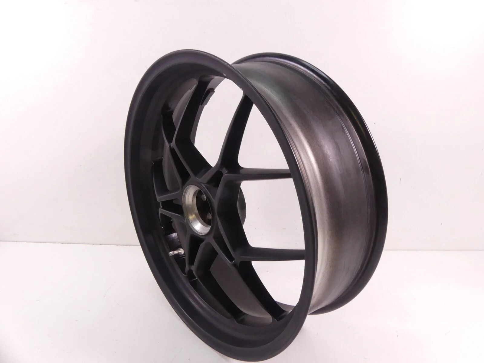 2014 MV Agusta B3 Brutale 800 EAS Rear Straight Wheel Rim 17x5.5 80A0B4444 - Image 2