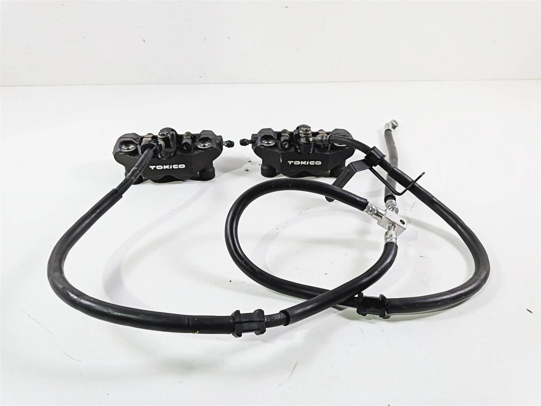 2014 Suzuki M109R VZR1800 Boulevard Front Brake Calipers 108mm 59100-41G40-999 - Image 2