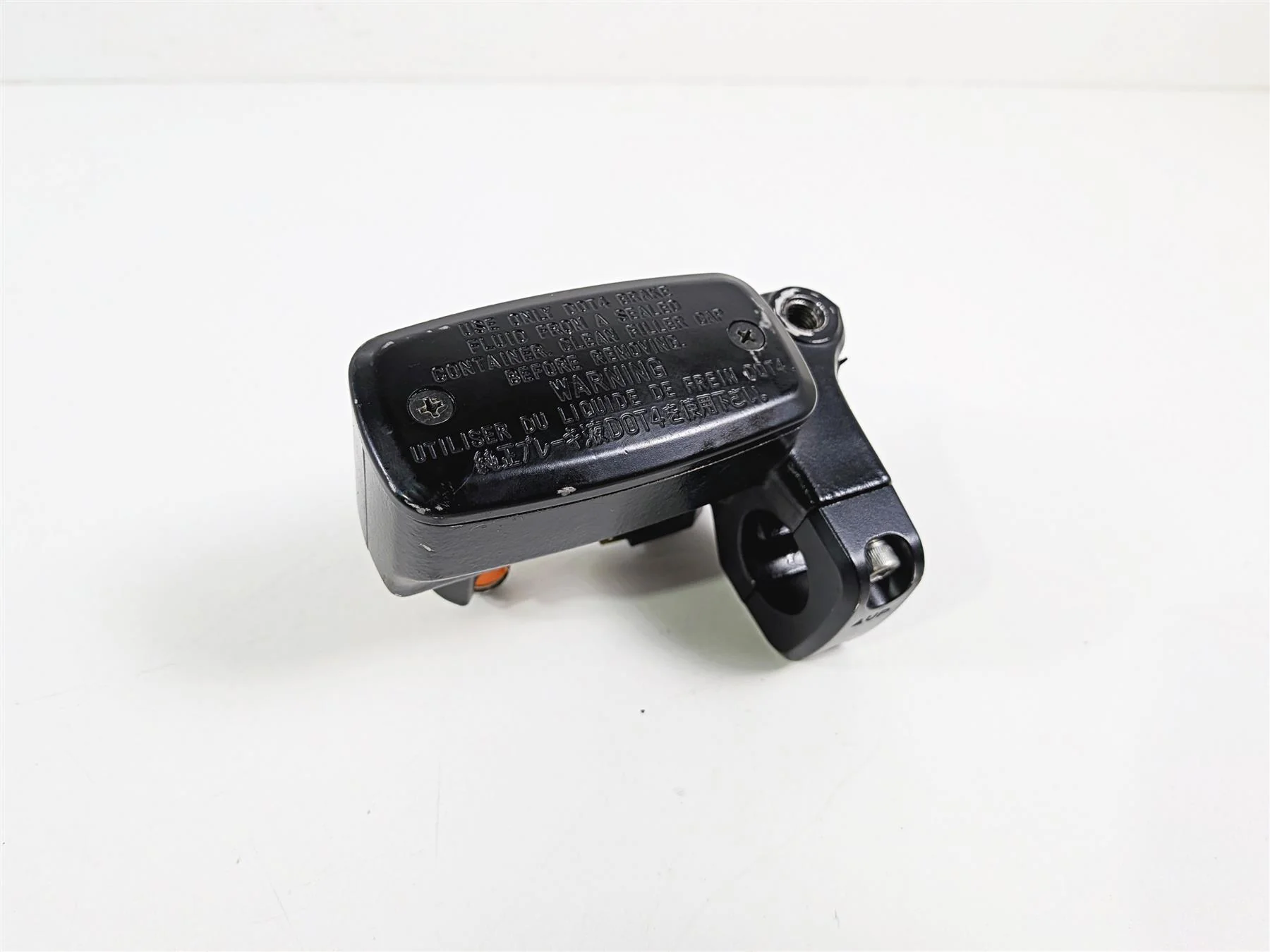 2014 Suzuki M109R VZR1800 Boulevard Front Brake Master Cylinder 59600-10FD0 - Image 12