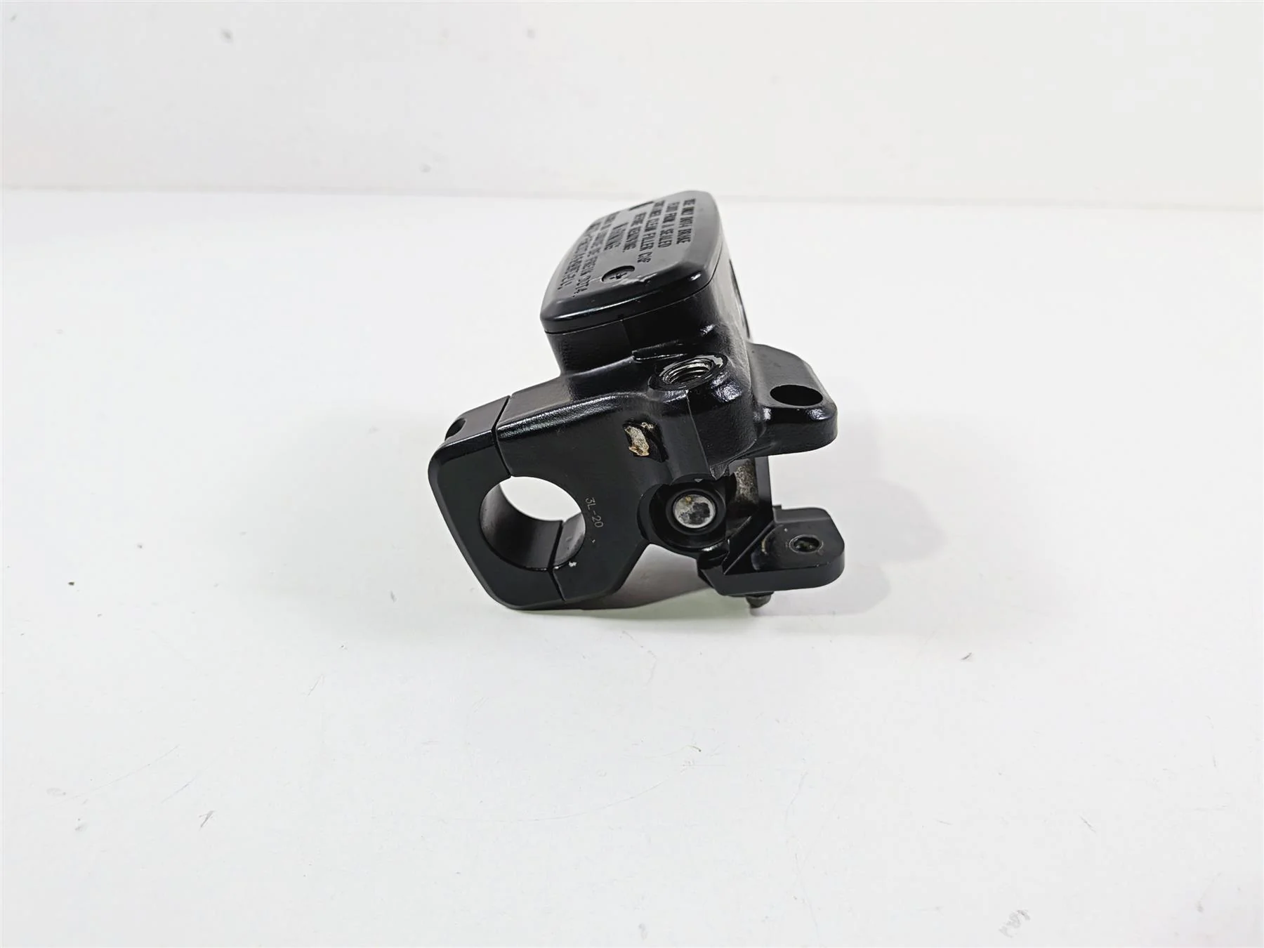 2014 Suzuki M109R VZR1800 Boulevard Front Brake Master Cylinder 59600-10FD0 - Image 5