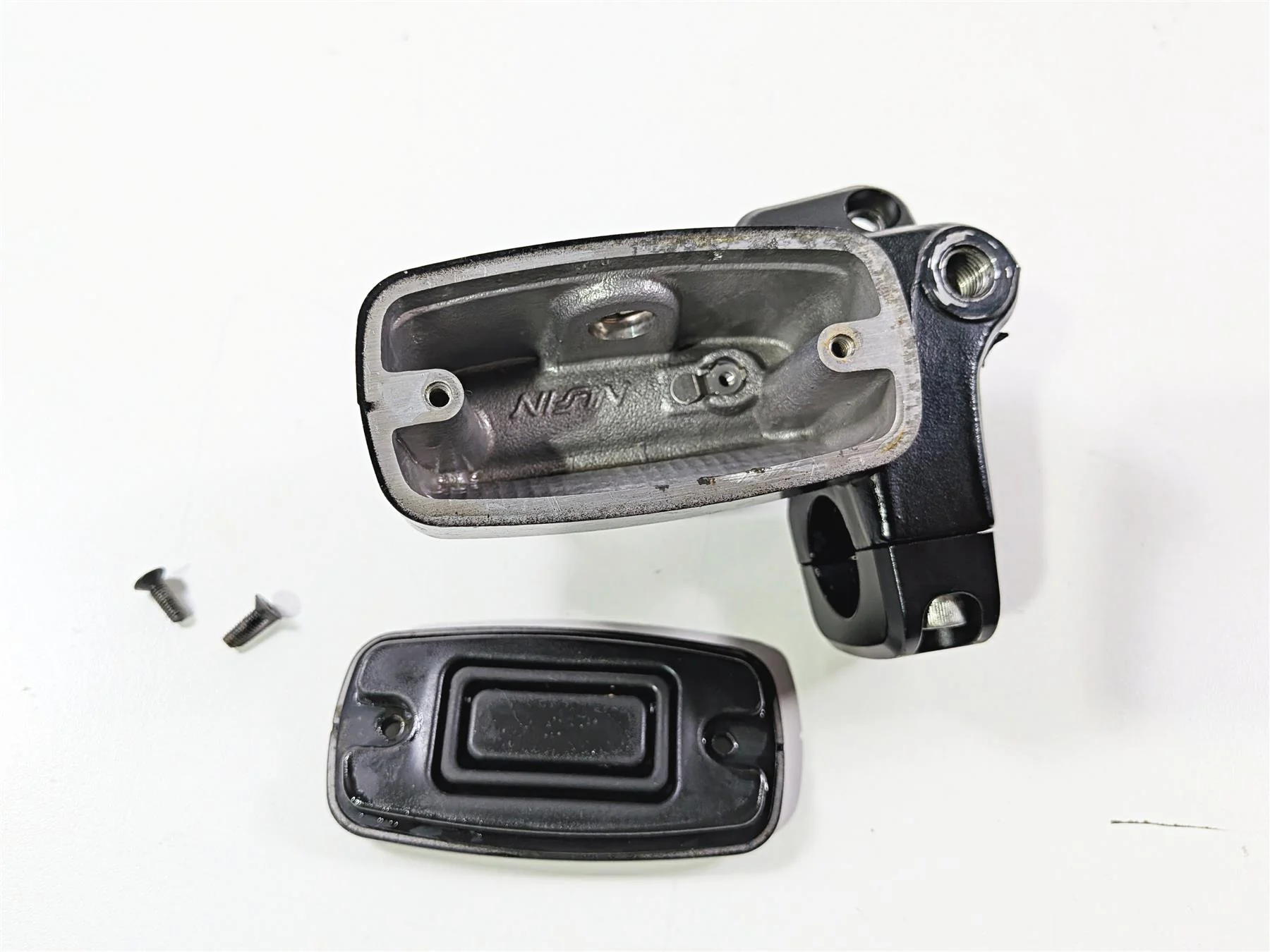 2014 Suzuki M109R VZR1800 Boulevard Front Brake Master Cylinder 59600-10FD0 - Image 9