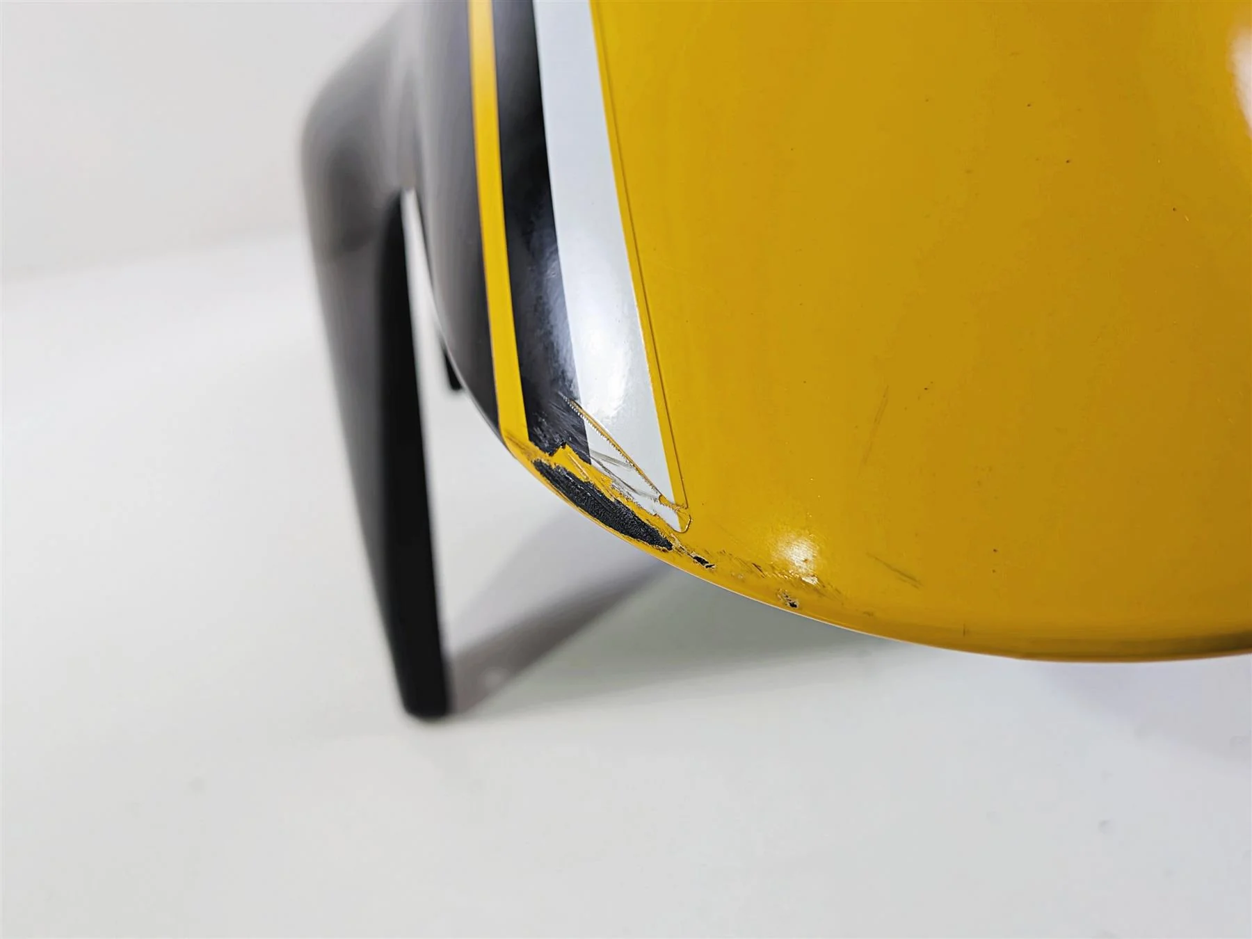 2014 Suzuki M109R VZR1800 Boulevard Front Fender Yellow Black 53110-48G60 - Image 8
