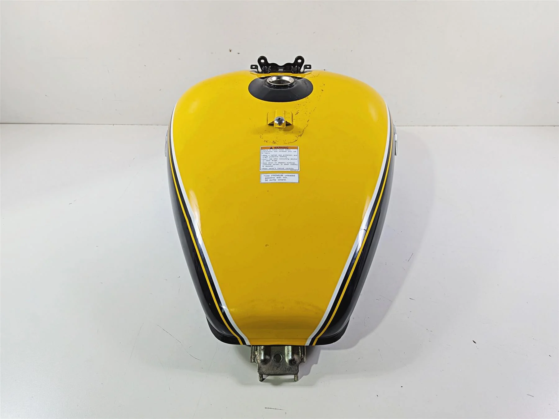2014 Suzuki M109R VZR1800 Boulevard Fuel Gas Petrol Tank - Read 44100-48GN0 - Image 3