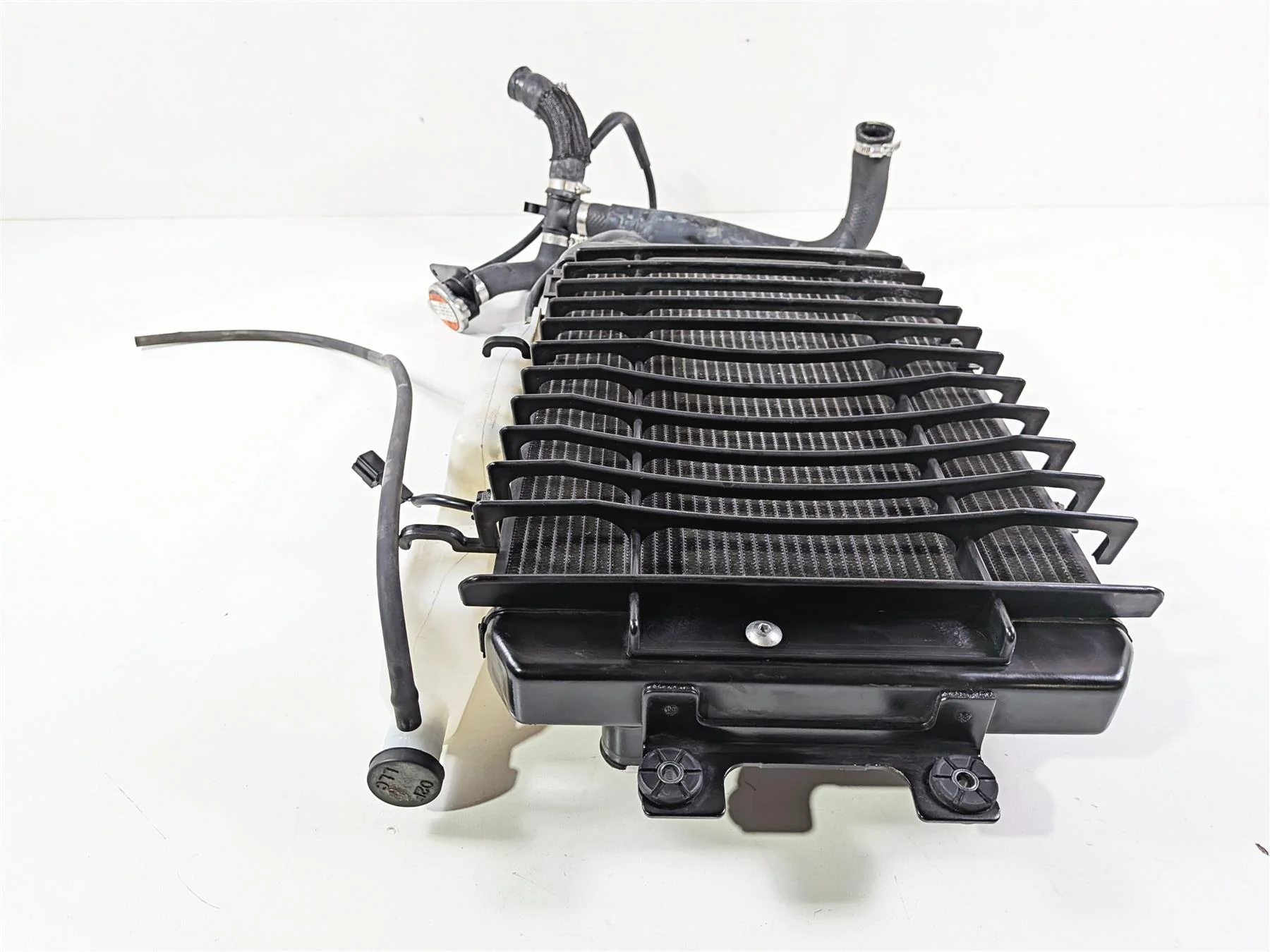 2014 Suzuki M109R VZR1800 Boulevard Radiator Fan Reservoir Hoses 17710-48G00 - Image 3
