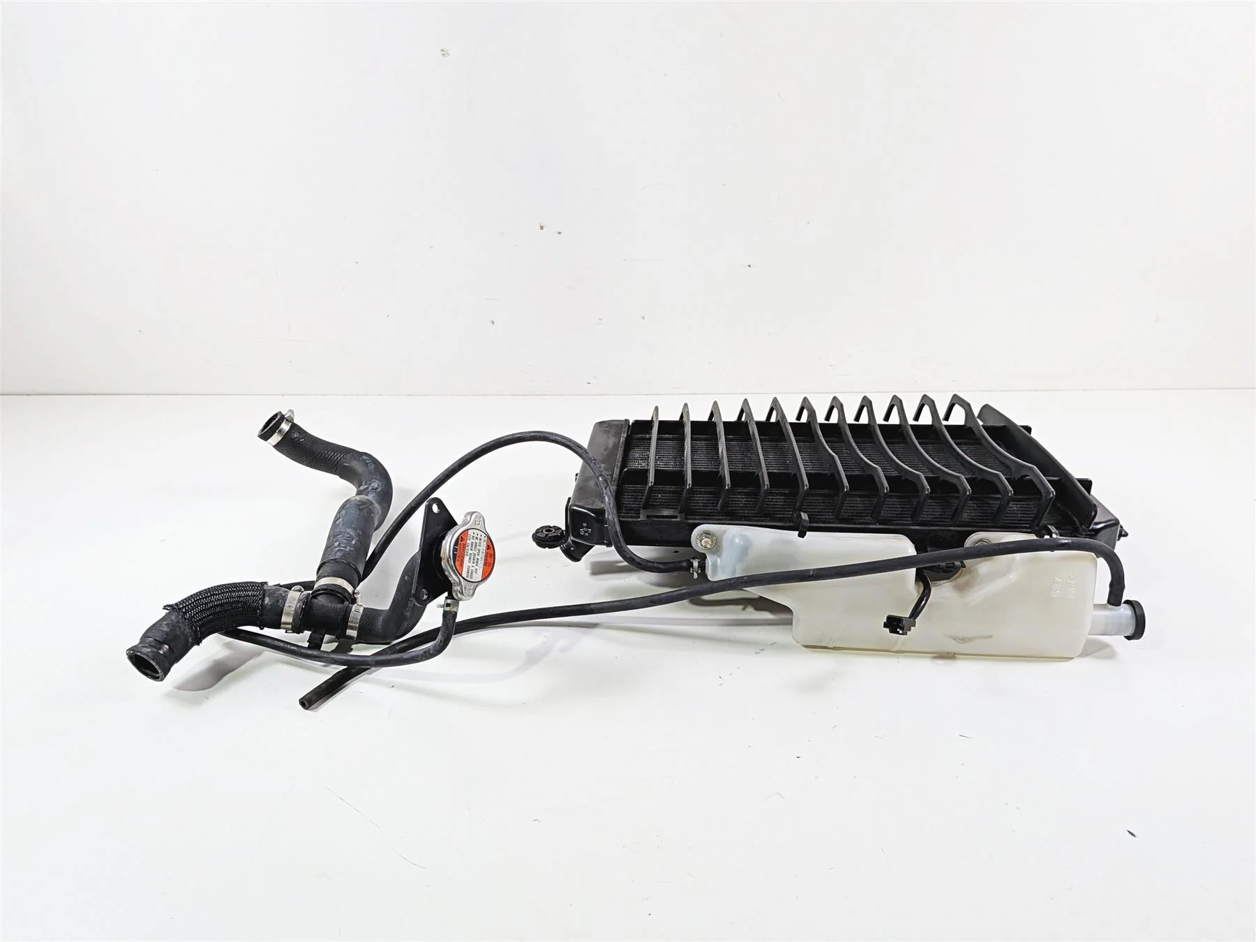 2014 Suzuki M109R VZR1800 Boulevard Radiator Fan Reservoir Hoses 17710-48G00 - Image 4