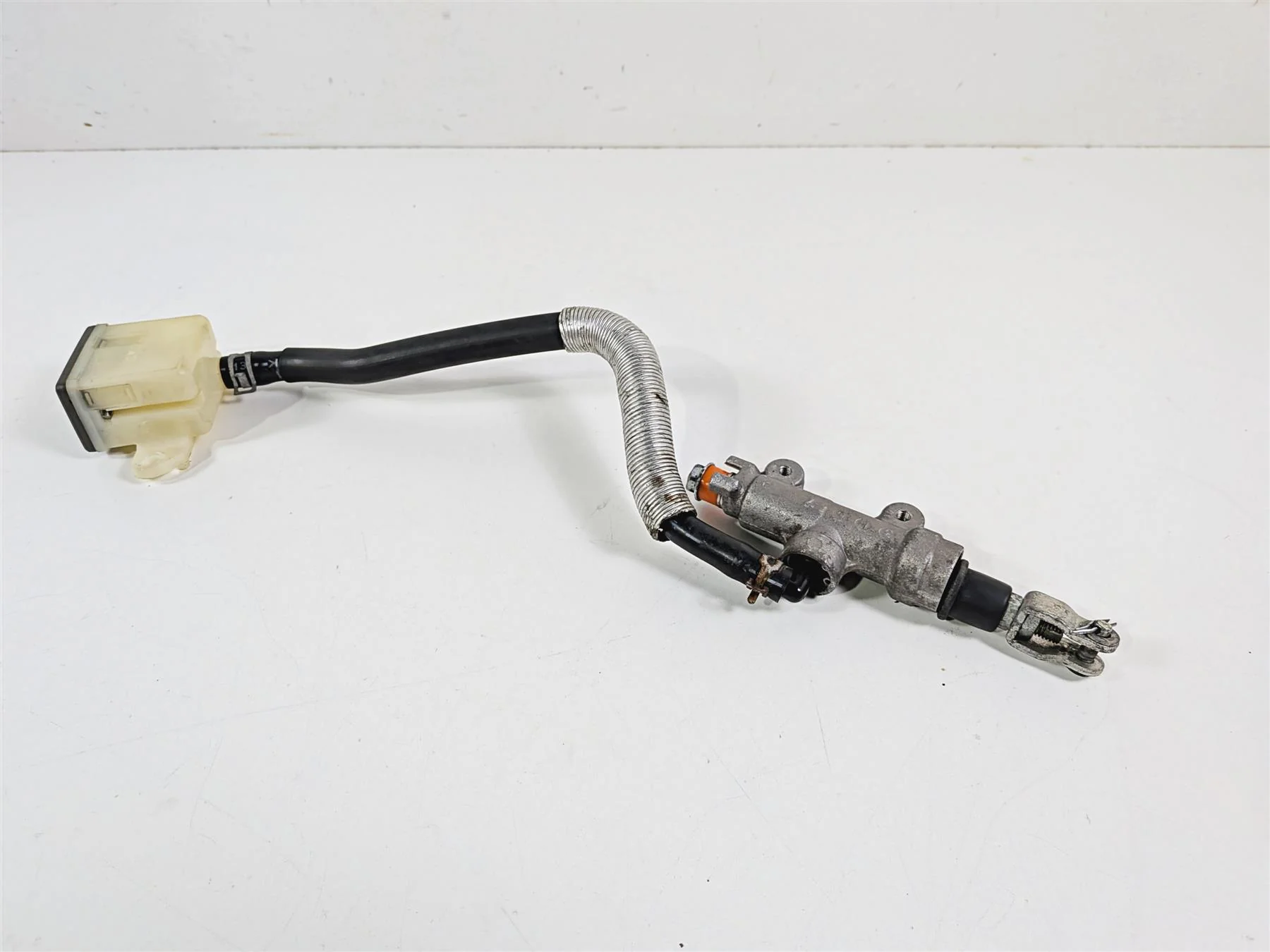 2014 Suzuki M109R VZR1800 Boulevard Rear Brake Master Cylinder 69600-48G00 - Image 12