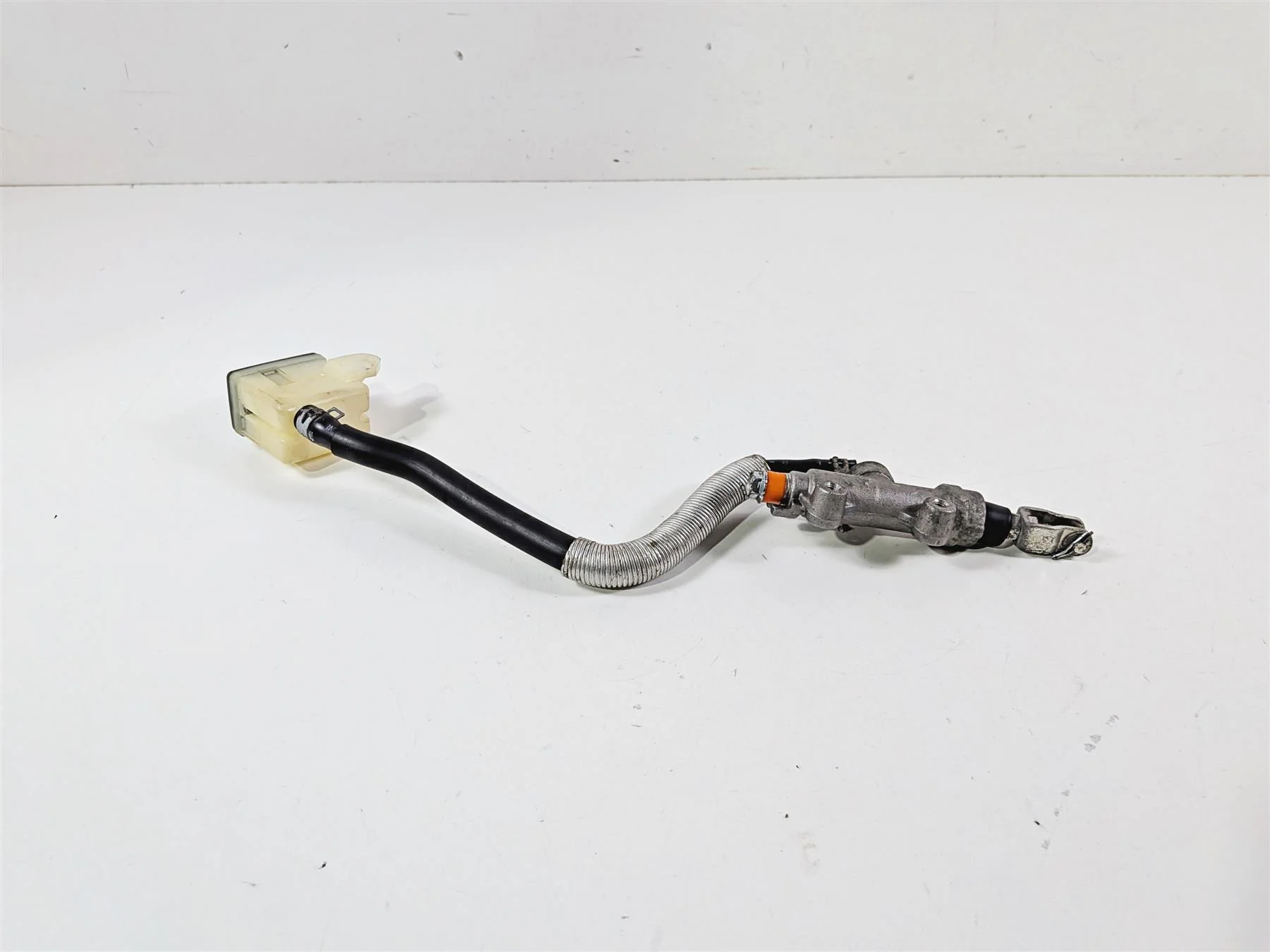 2014 Suzuki M109R VZR1800 Boulevard Rear Brake Master Cylinder 69600-48G00 - Image 2