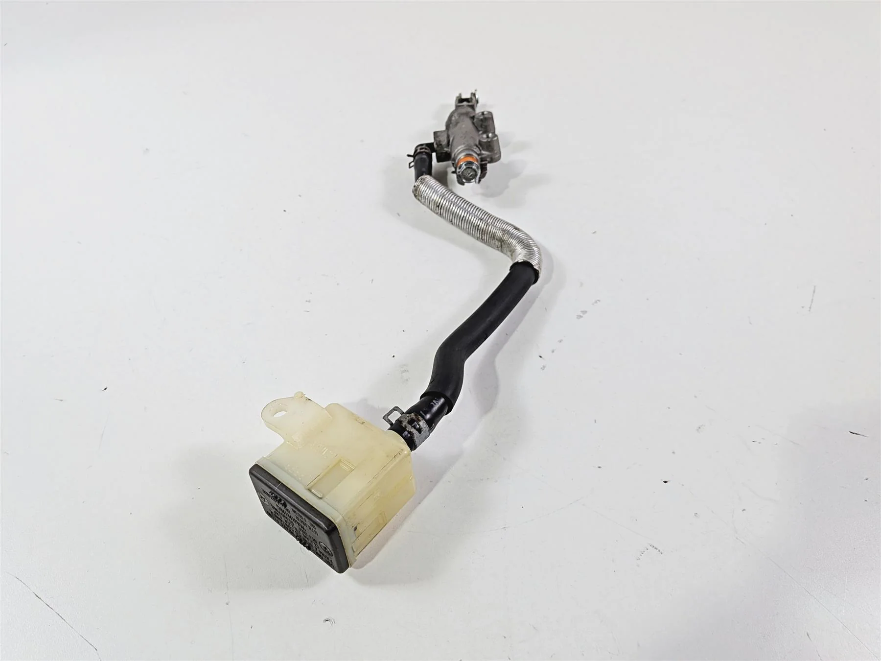 2014 Suzuki M109R VZR1800 Boulevard Rear Brake Master Cylinder 69600-48G00 - Image 3