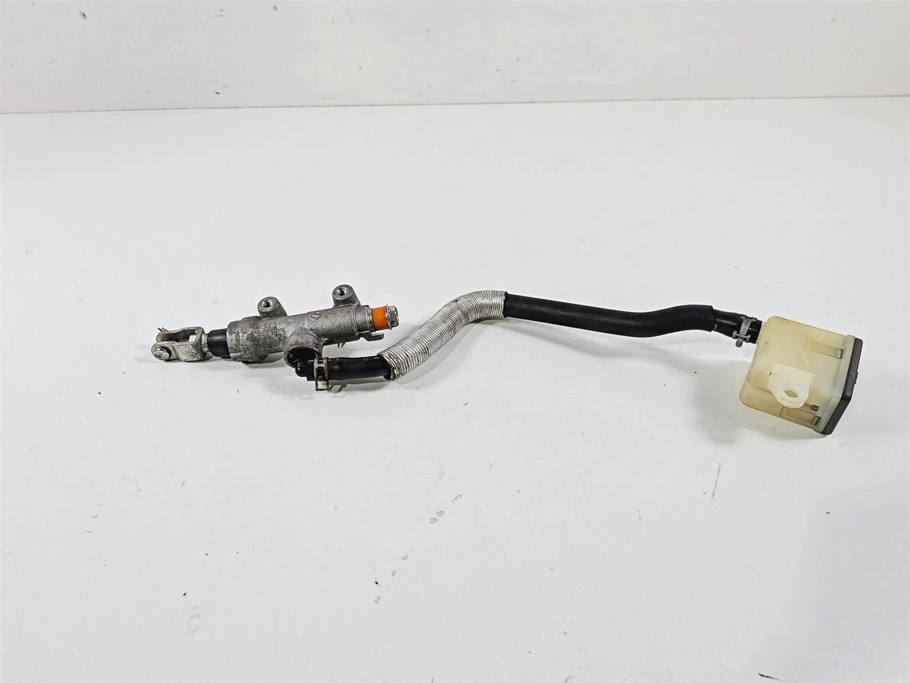 2014 Suzuki M109R VZR1800 Boulevard Rear Brake Master Cylinder 69600-48G00 - Image 4