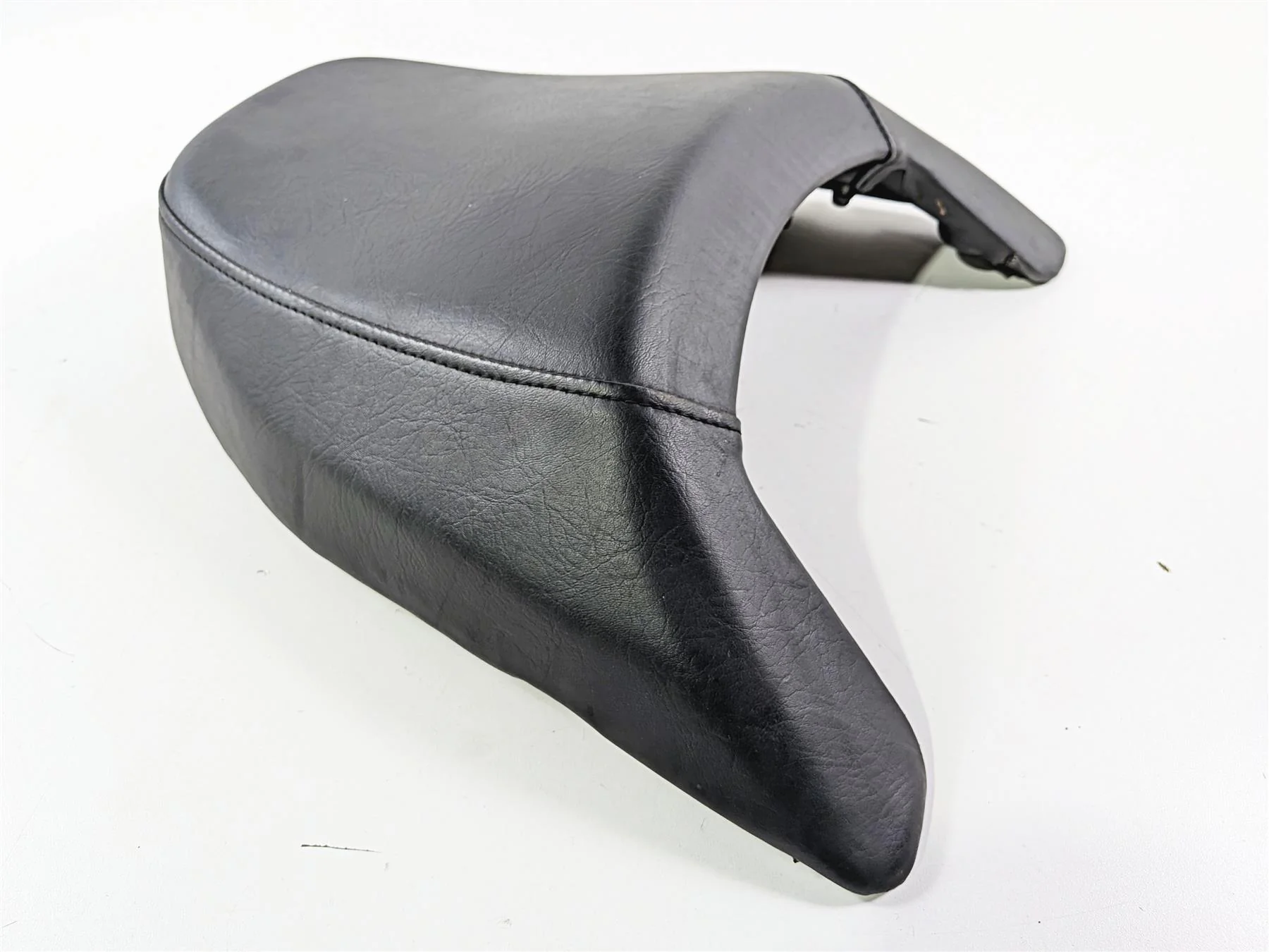 2014 Suzuki M109R VZR1800 Boulevard Rear Passenger Seat Saddle 45300-48G00-48H - Image 10