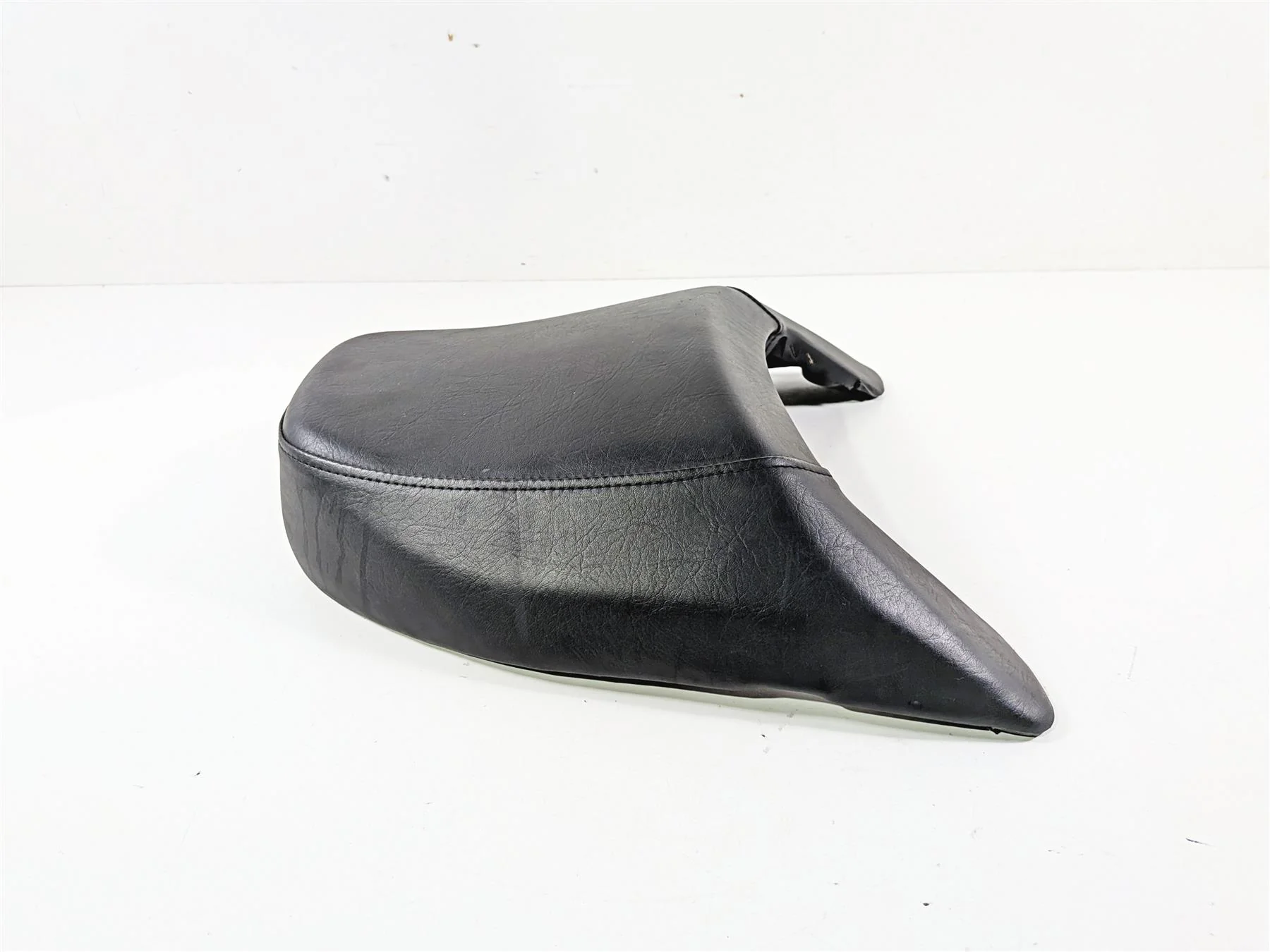 2014 Suzuki M109R VZR1800 Boulevard Rear Passenger Seat Saddle 45300-48G00-48H - Image 2