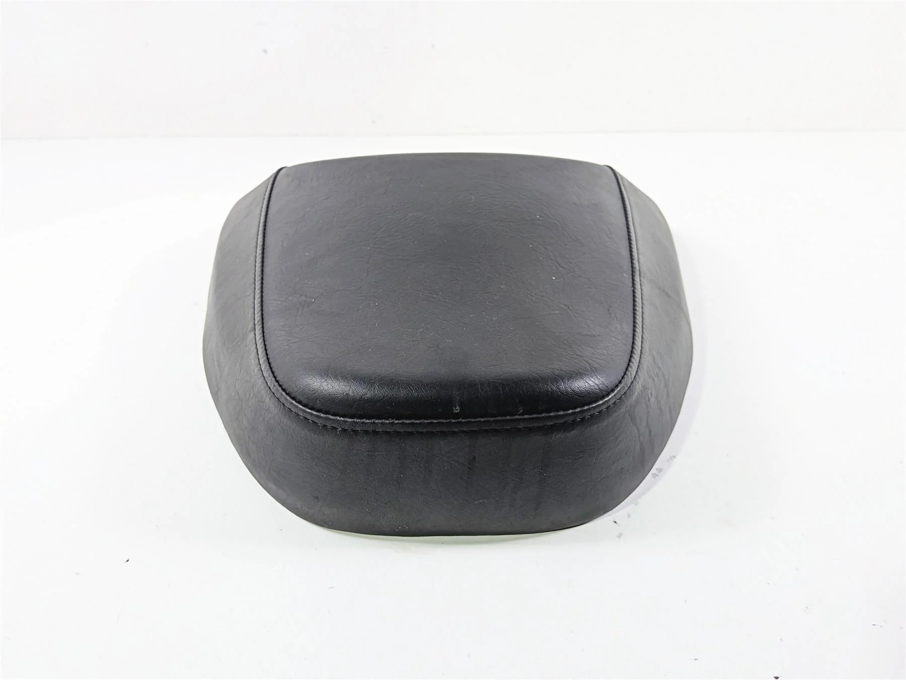 2014 Suzuki M109R VZR1800 Boulevard Rear Passenger Seat Saddle 45300-48G00-48H - Image 3