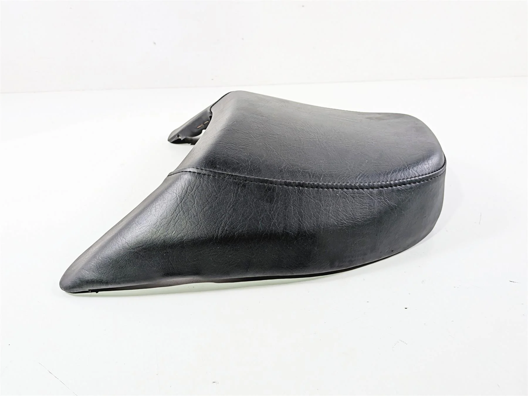2014 Suzuki M109R VZR1800 Boulevard Rear Passenger Seat Saddle 45300-48G00-48H - Image 4