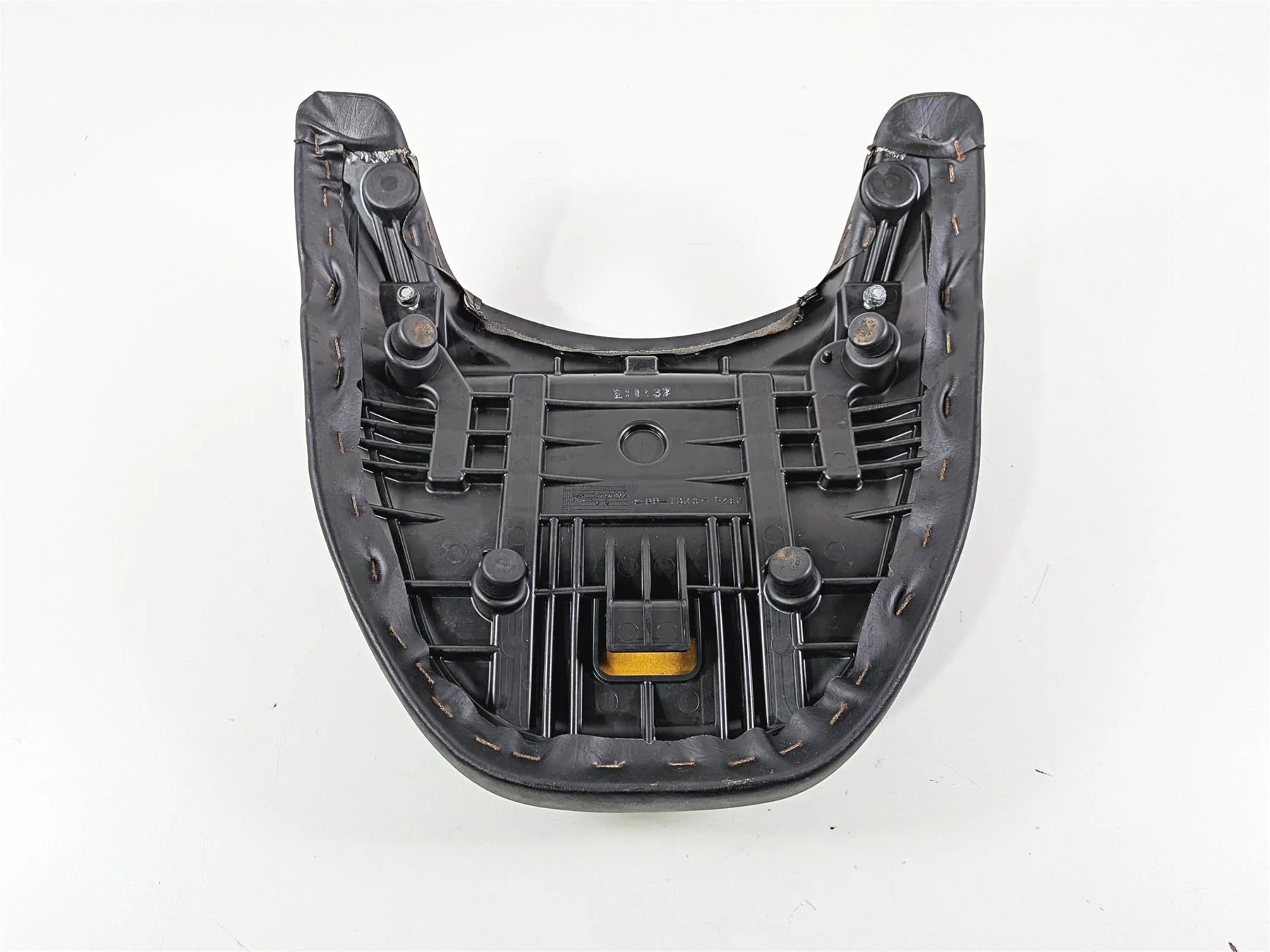 2014 Suzuki M109R VZR1800 Boulevard Rear Passenger Seat Saddle 45300-48G00-48H - Image 6