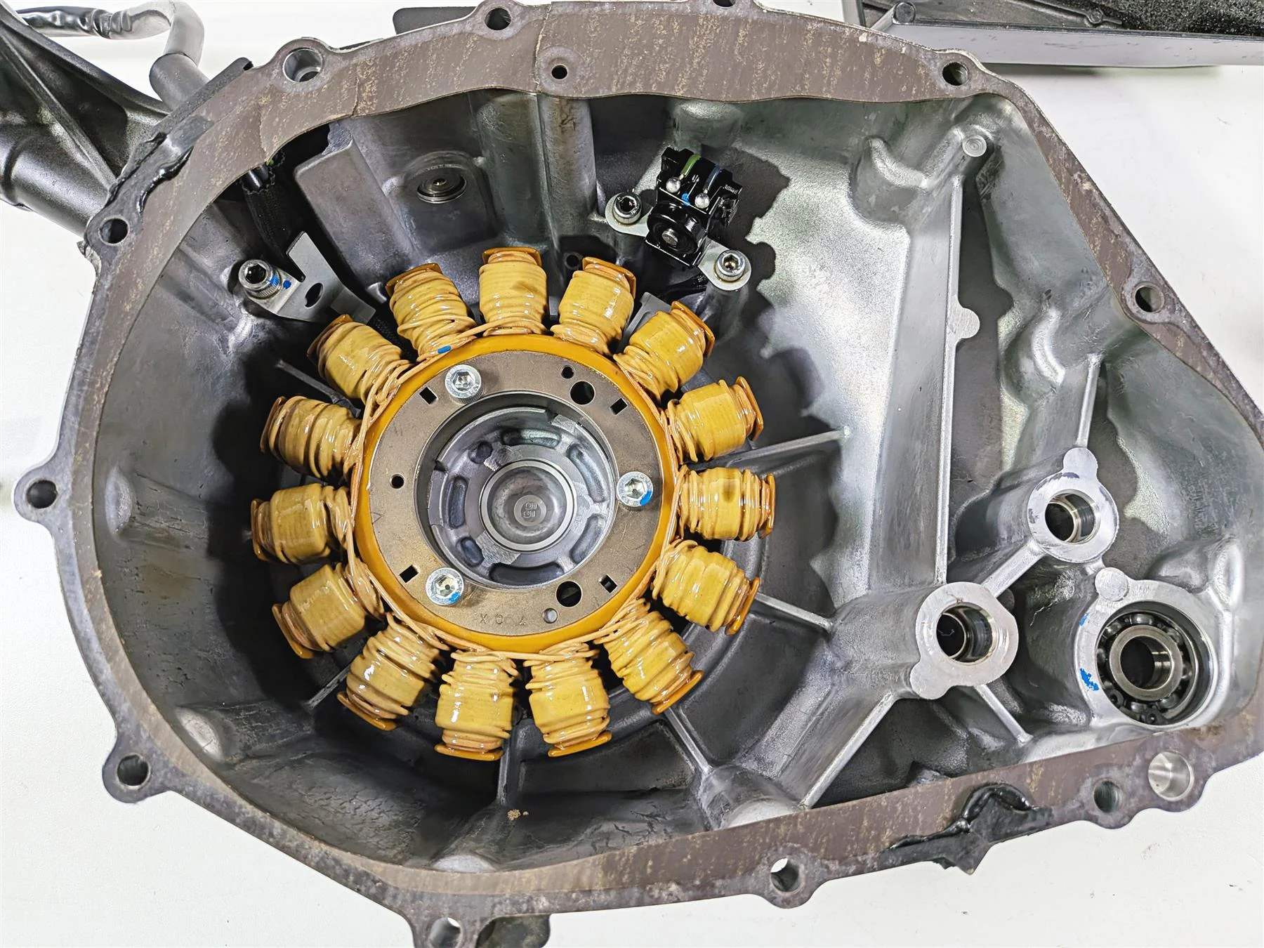 2014 Suzuki M109R VZR1800 Boulevard Stator Final Drive Cover Set 32101-48G20 - Image 4