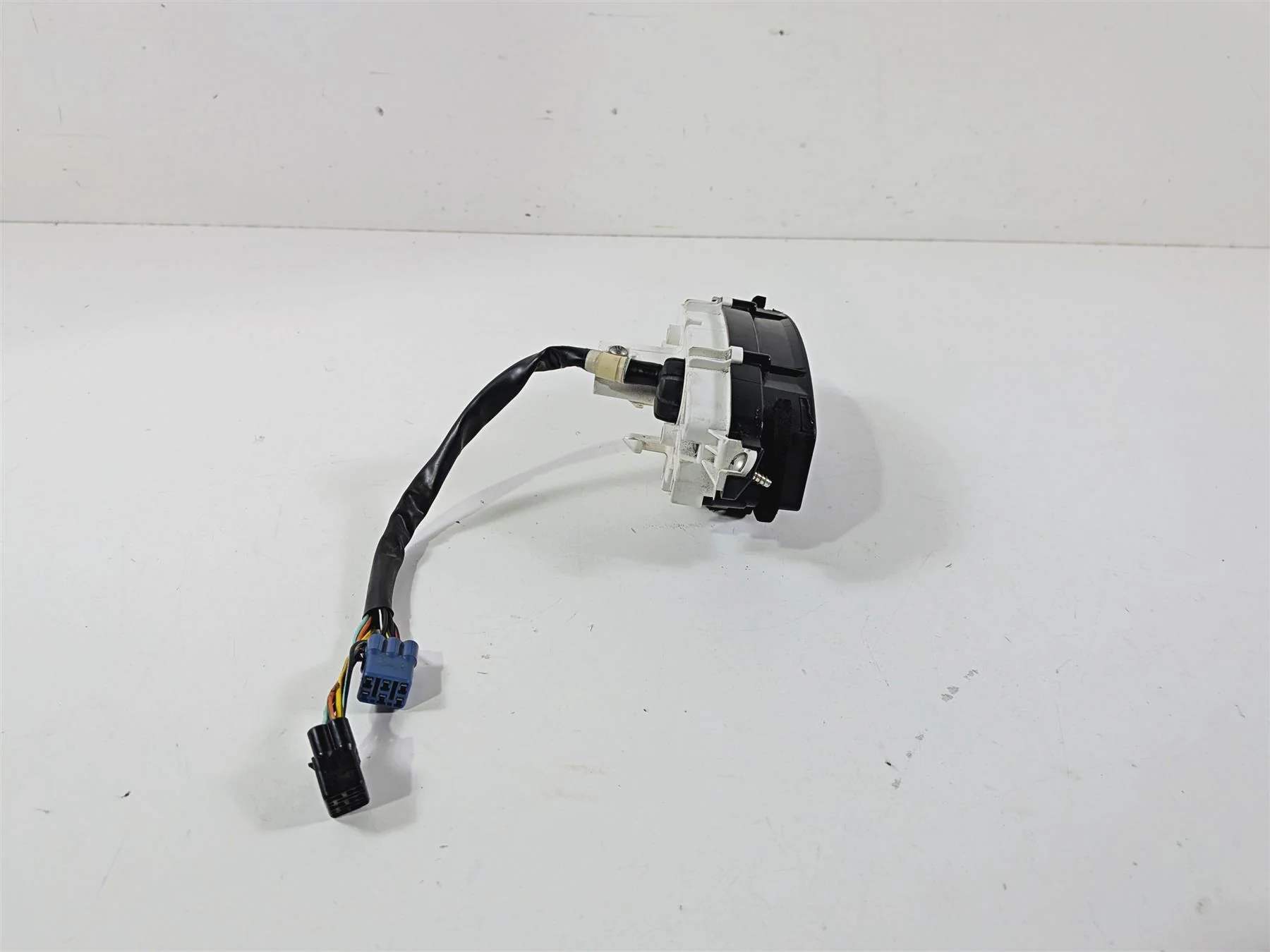 2014 Suzuki M109R VZR1800 Boulevard Tachometer Gauge Instrument 34220-48G30 - Image 2