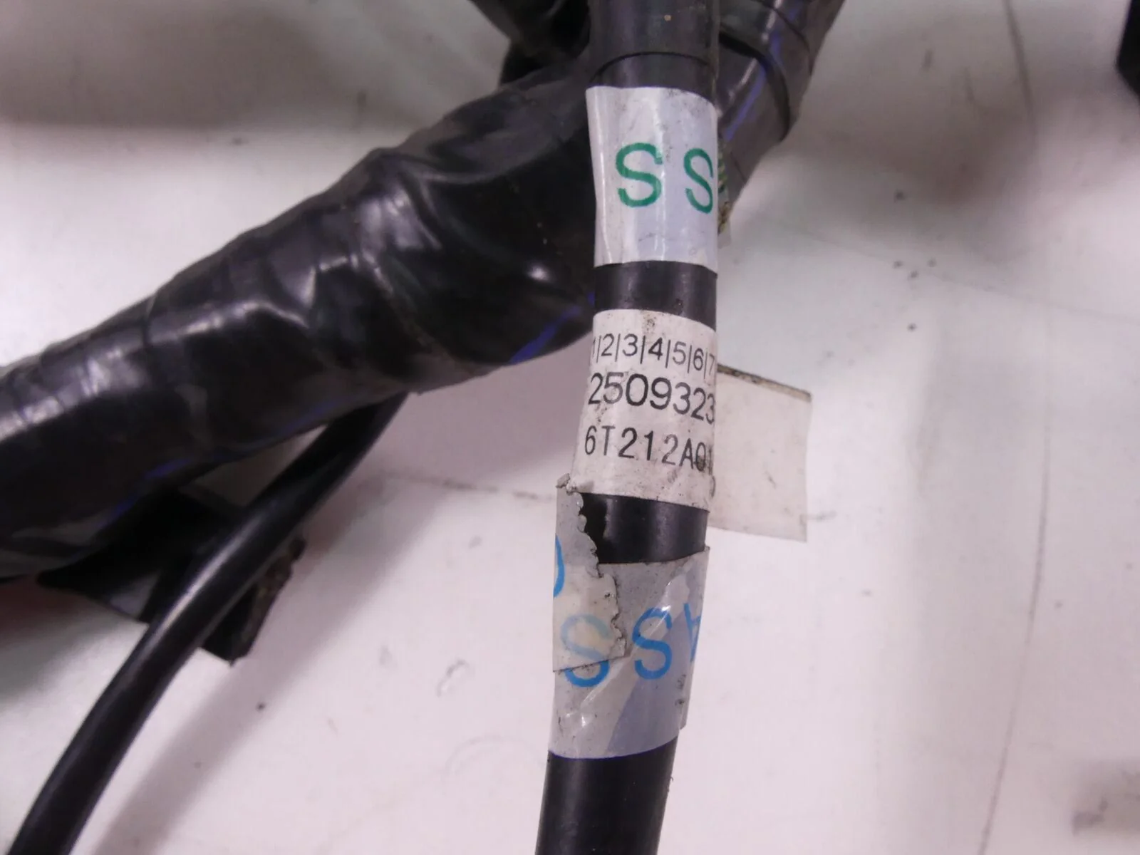 2014 Triumph Tiger 800 ABS Main ABS Wiring Harness Cable Loom - Read T2508021 - Image 12