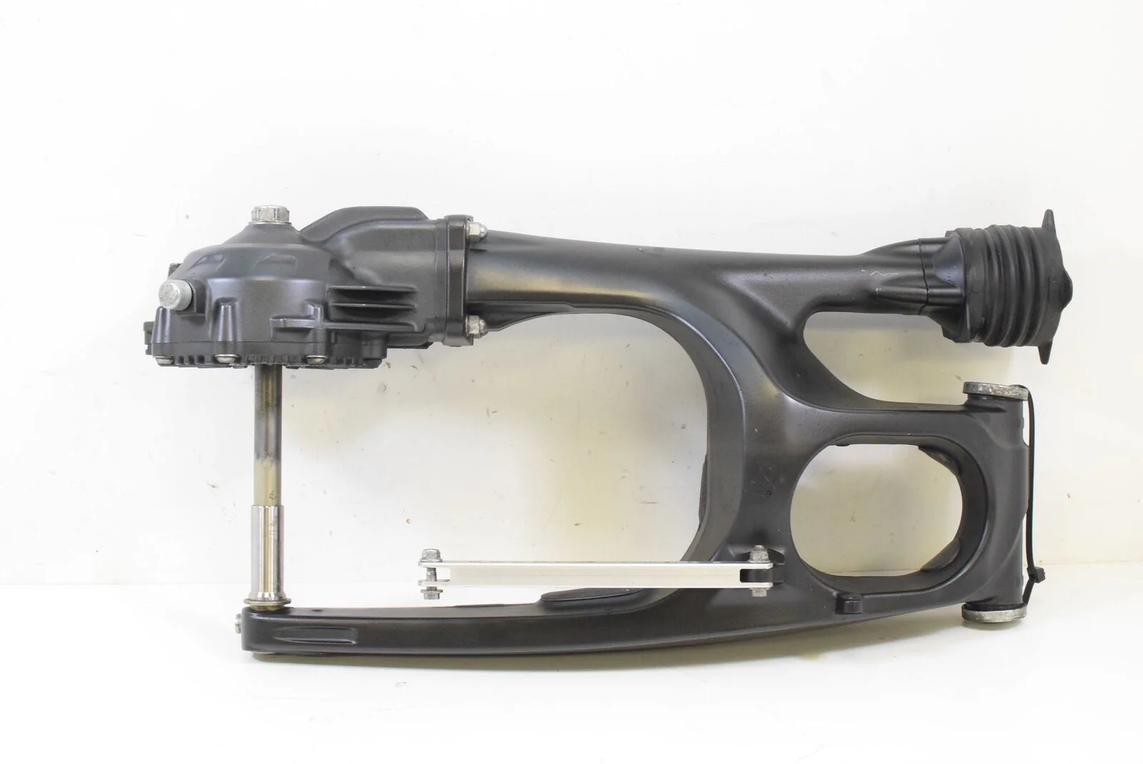 2014 Yamaha XT1200 ES Super Tenere Swingarm Differential Drive Shaft 23P-22110-0 - Image 5