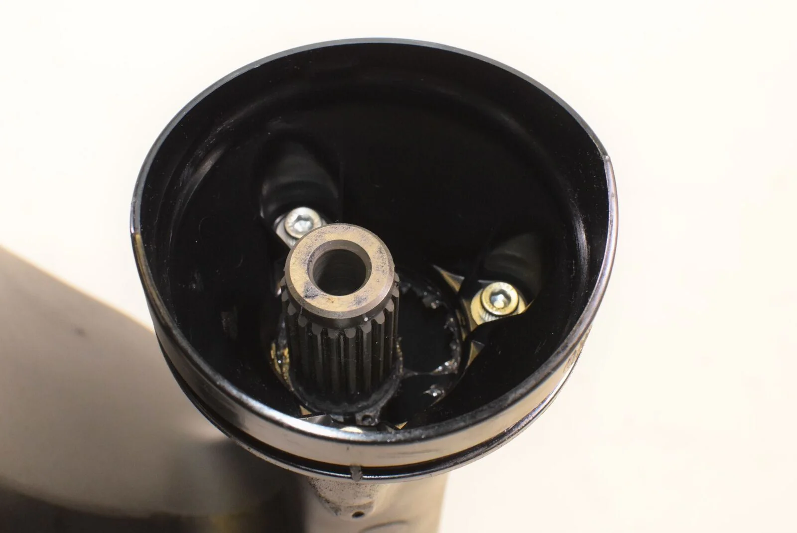 2014 Yamaha XT1200 ES Super Tenere Swingarm Differential Drive Shaft 23P-22110-0 - Image 8