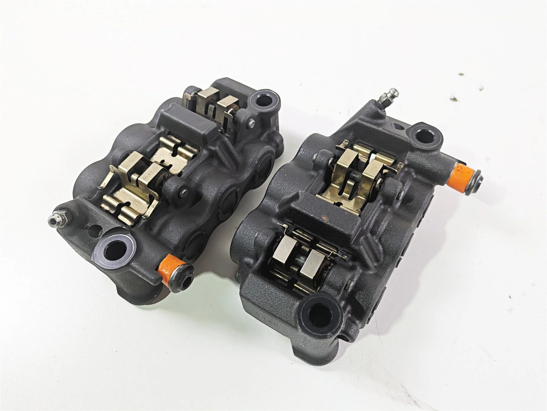 2014 Yamaha YZFR1 R1 RN22 6 Piston Front Brake Calipers 4C8-2580T-10 4C8-2580U - Image 3