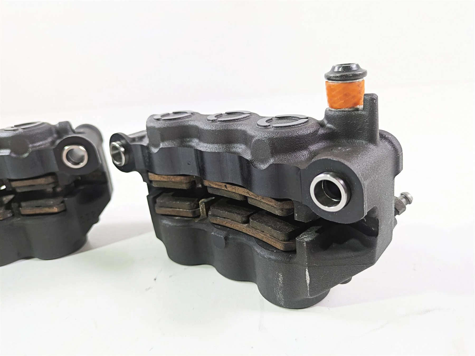 2014 Yamaha YZFR1 R1 RN22 6 Piston Front Brake Calipers 4C8-2580T-10 4C8-2580U - Image 6