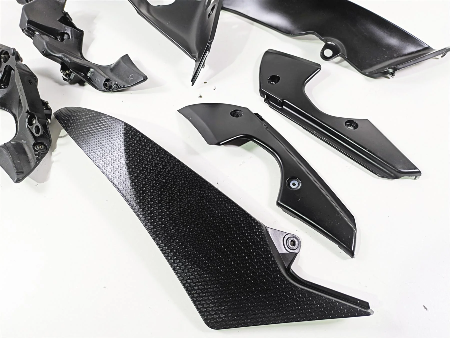 2014 Yamaha YZFR1 R1 RN22 Black Plastic Fairing Infill Cover Set - Image 4