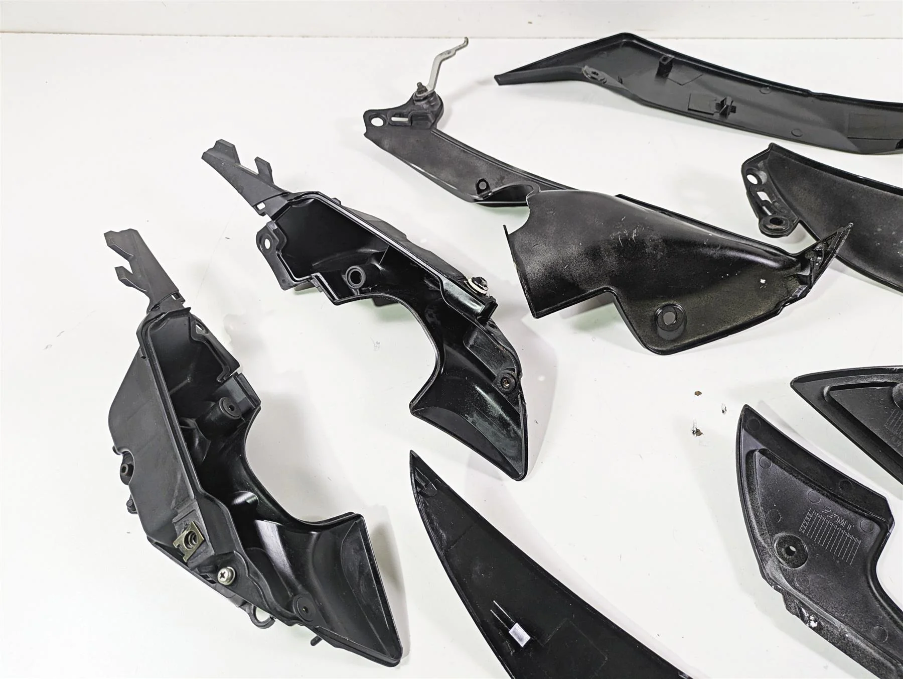 2014 Yamaha YZFR1 R1 RN22 Black Plastic Fairing Infill Cover Set - Image 7