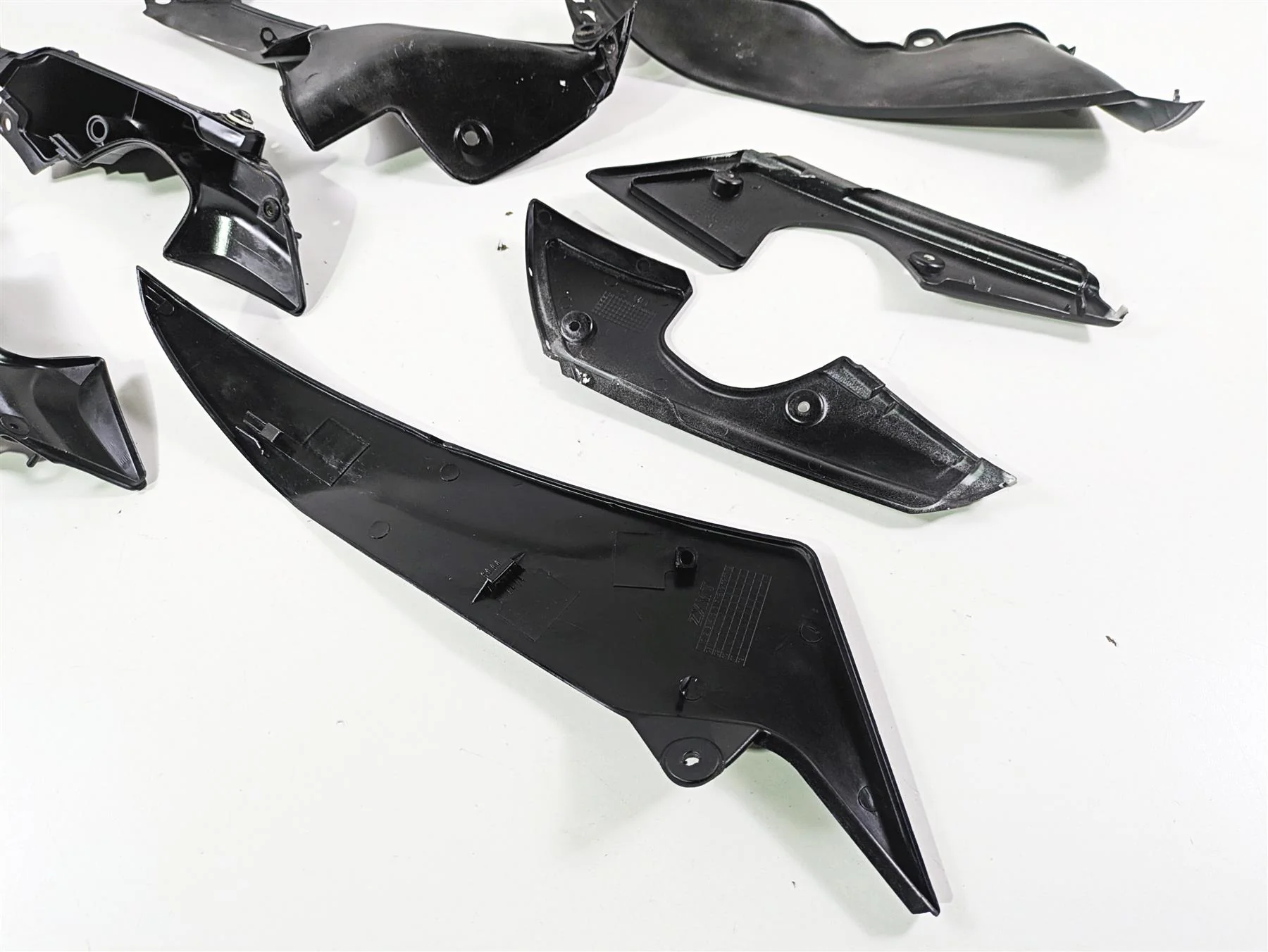 2014 Yamaha YZFR1 R1 RN22 Black Plastic Fairing Infill Cover Set - Image 8