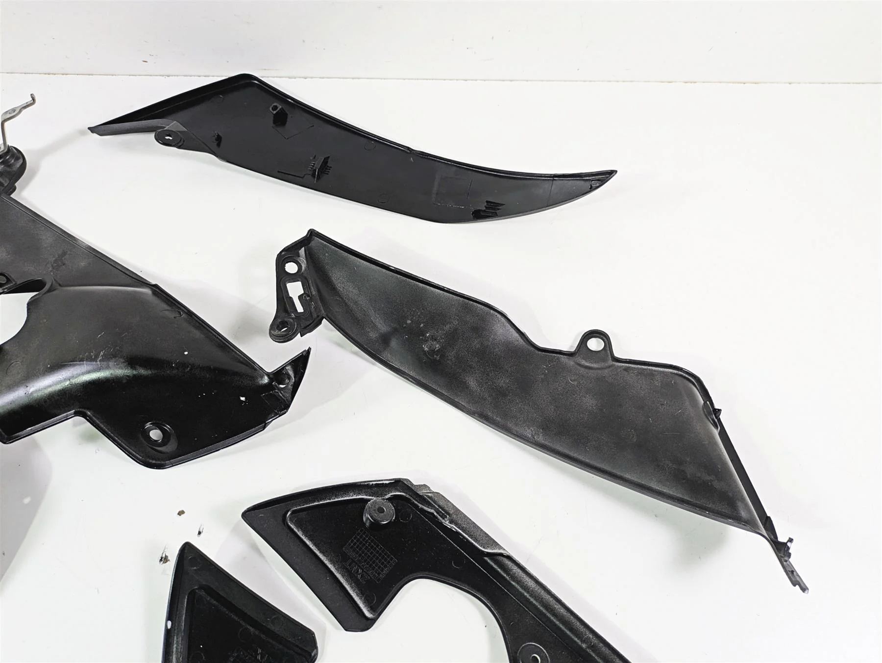 2014 Yamaha YZFR1 R1 RN22 Black Plastic Fairing Infill Cover Set - Image 9