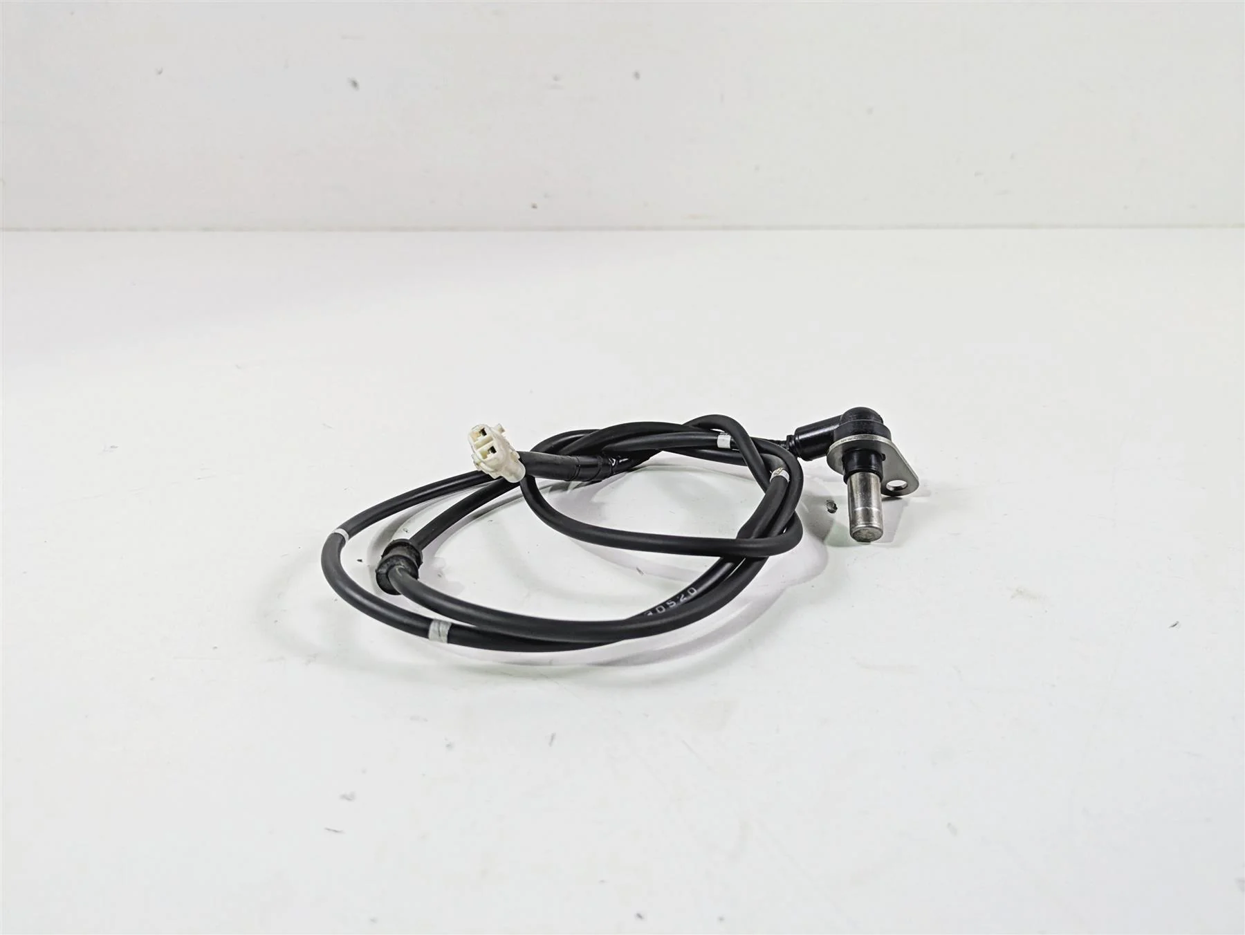 2014 Yamaha YZFR1 R1 RN22 Front Abs Brake Wheel Speed Sensor 1KB-85970-01-00 - Image 3