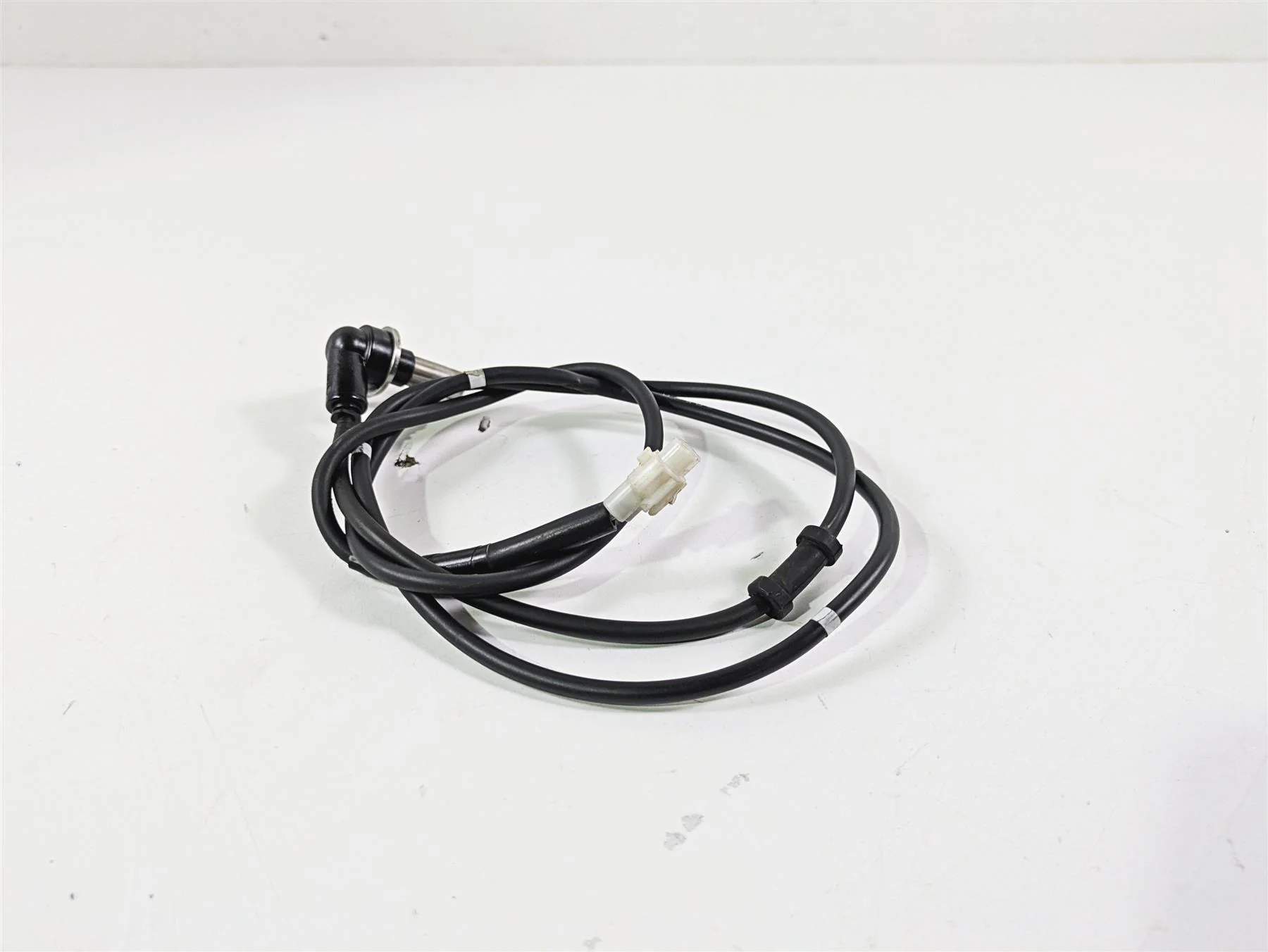 2014 Yamaha YZFR1 R1 RN22 Front Abs Brake Wheel Speed Sensor 1KB-85970-01-00 - Image 4