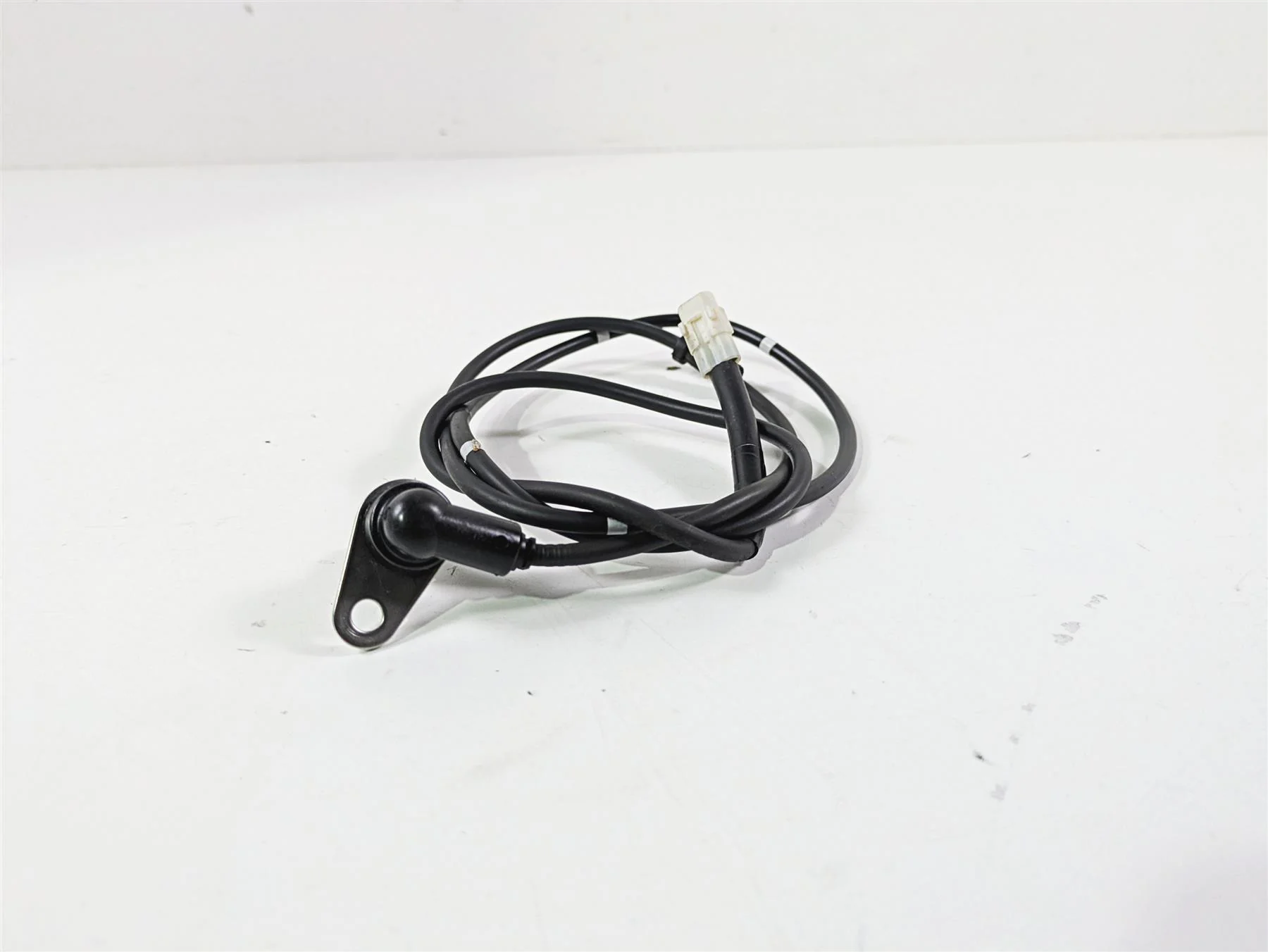 2014 Yamaha YZFR1 R1 RN22 Front Abs Brake Wheel Speed Sensor 1KB-85970-01-00 - Image 5