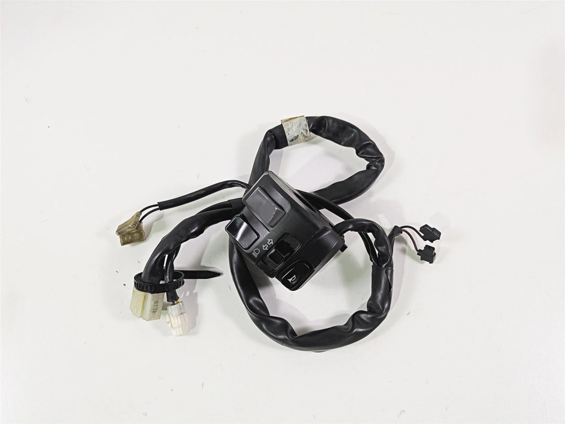 2014 Yamaha YZFR1 R1 RN22 Left Hand Control Switch 1KB-83972-00-00