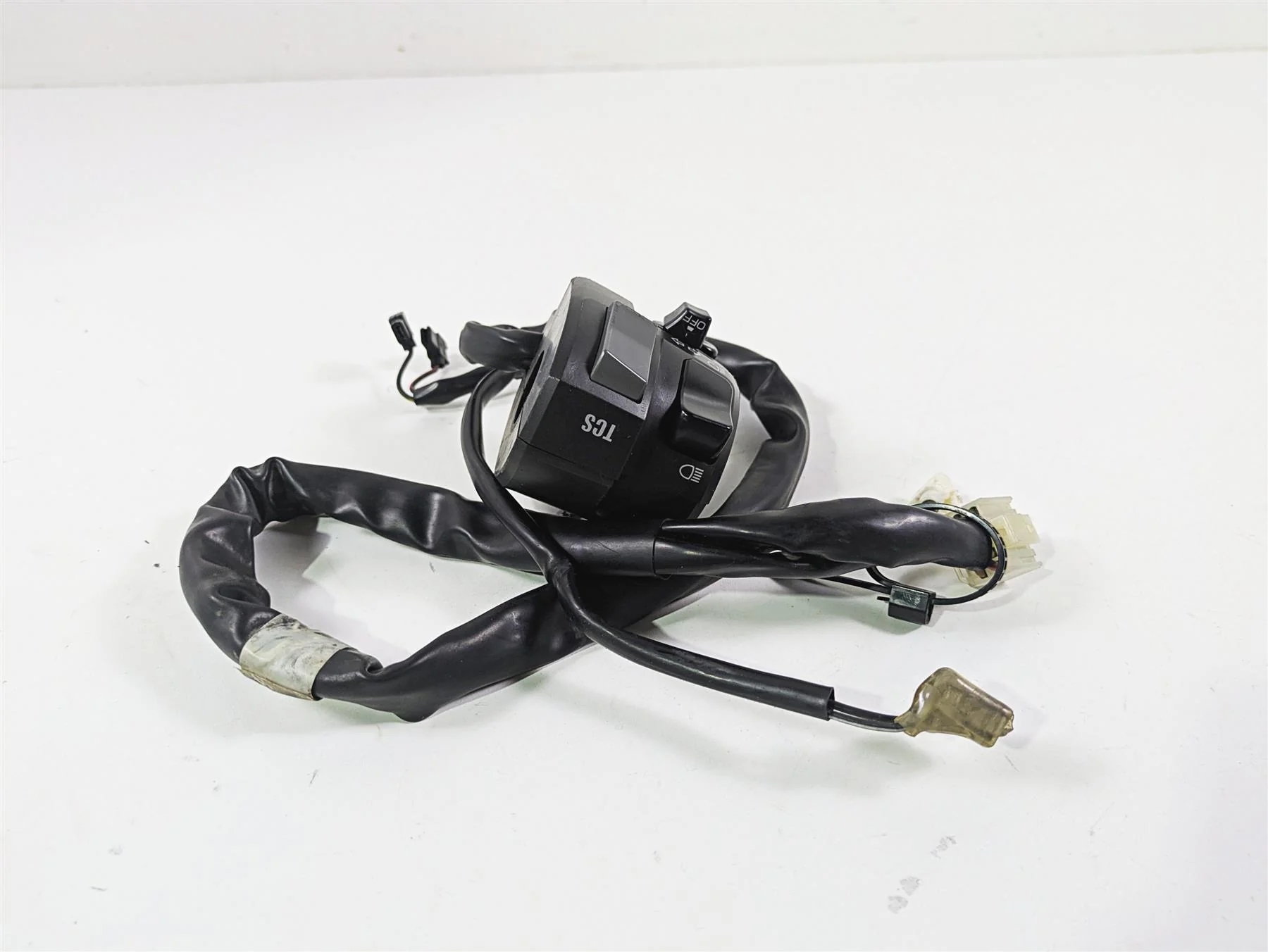 2014 Yamaha YZFR1 R1 RN22 Left Hand Control Switch 1KB-83972-00-00 - Image 4
