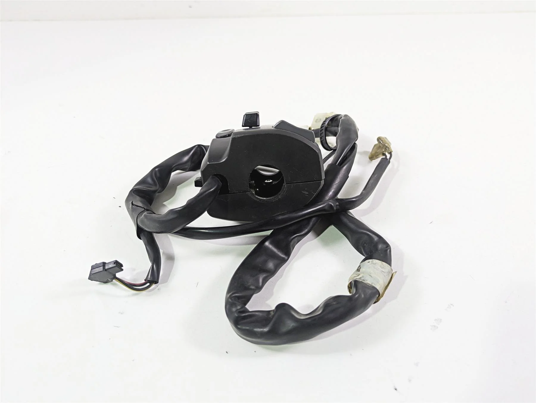 2014 Yamaha YZFR1 R1 RN22 Left Hand Control Switch 1KB-83972-00-00 - Image 5