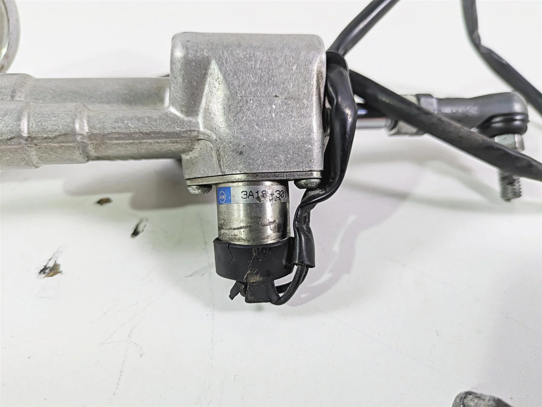 2014 Yamaha YZFR1 R1 RN22 Lower Triple Tree & Steering Damper 14B-23340-00-00 - Image 6