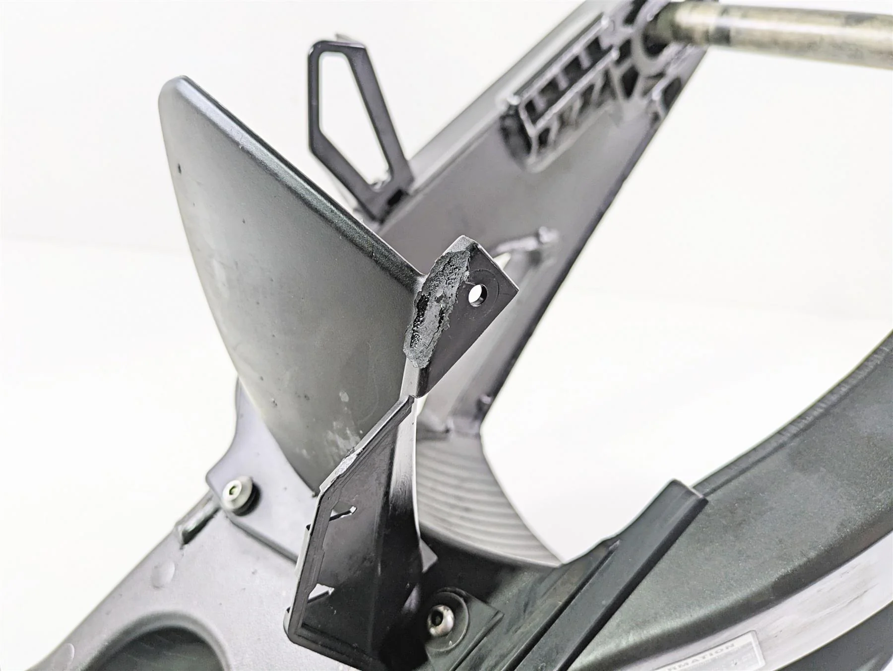 2014 Yamaha YZFR1 R1 RN22 Rear Swingarm Swing Arm & Axle 14B-22110-00 - Image 11