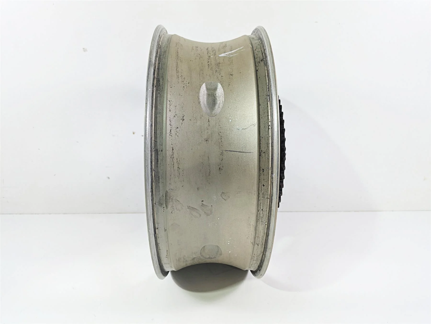 2014 Yamaha YZFR1 R1 RN22 Rear Wheel Rim 17x6 .3mm Runout -Small Dent 5VY-25338 - Image 4