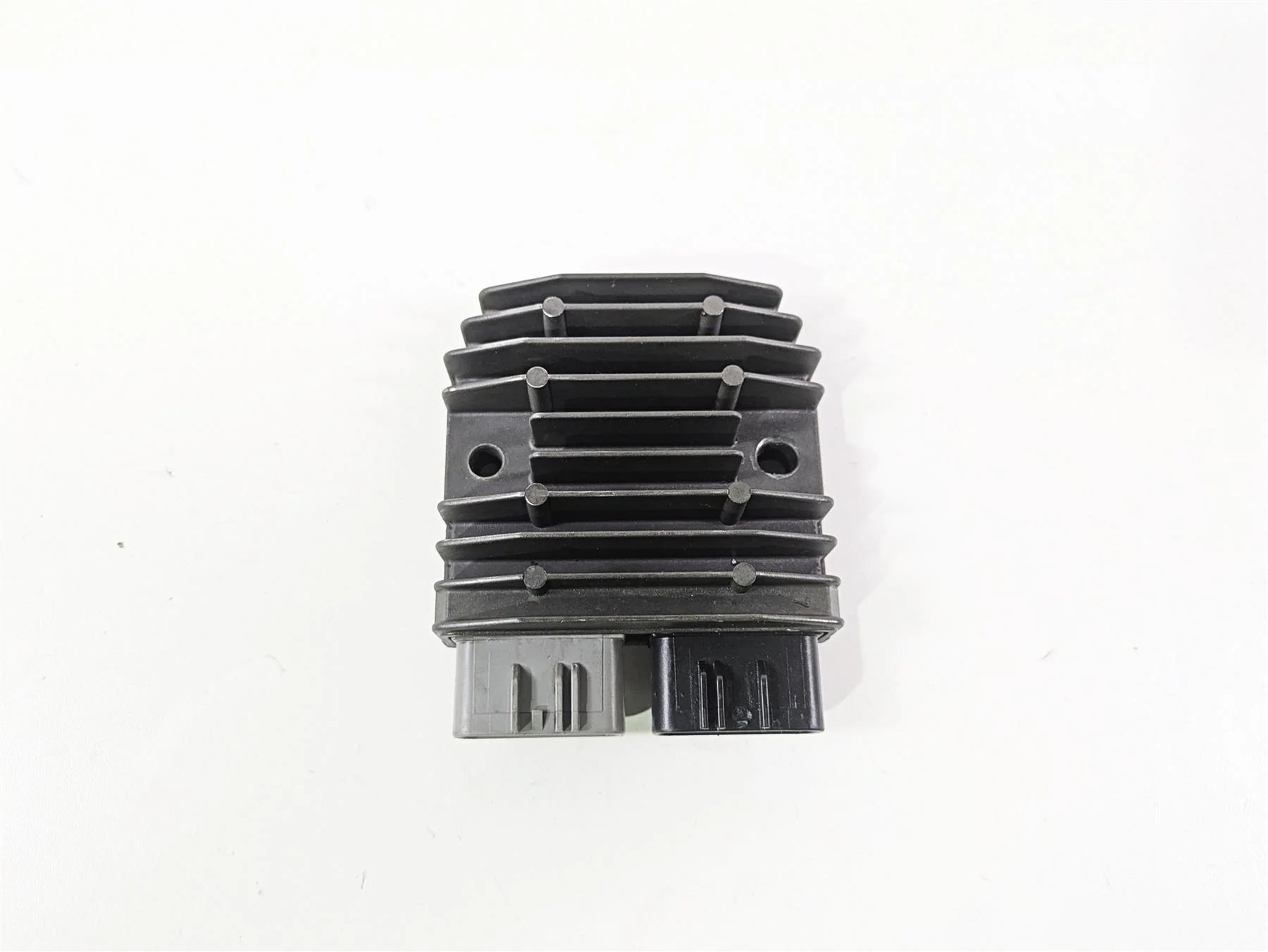 2014 Yamaha YZFR1 R1 RN22 Rectifier Voltage Regulator 1D7-81960-01-00 FH012AA