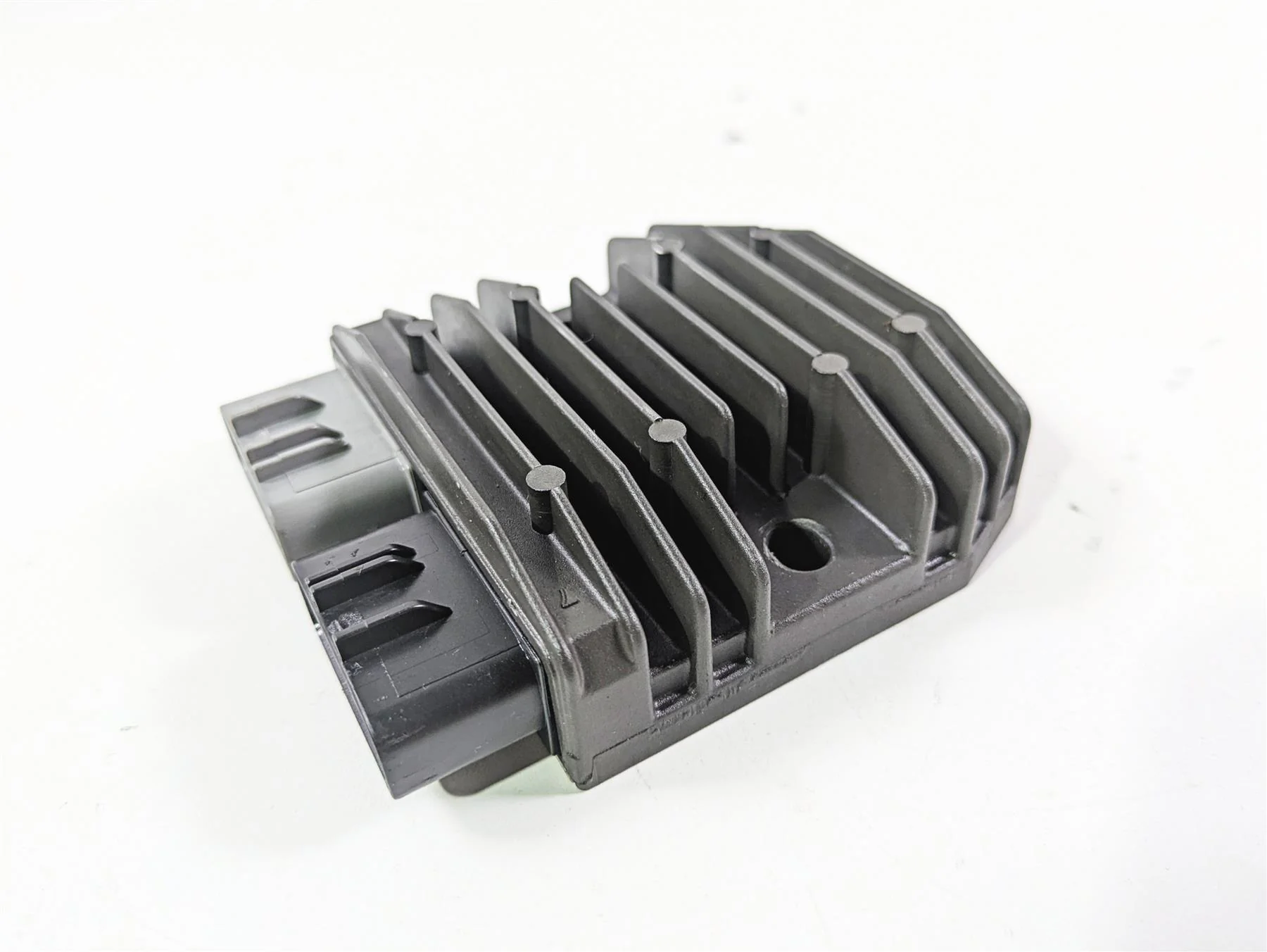 2014 Yamaha YZFR1 R1 RN22 Rectifier Voltage Regulator 1D7-81960-01-00 FH012AA - Image 10